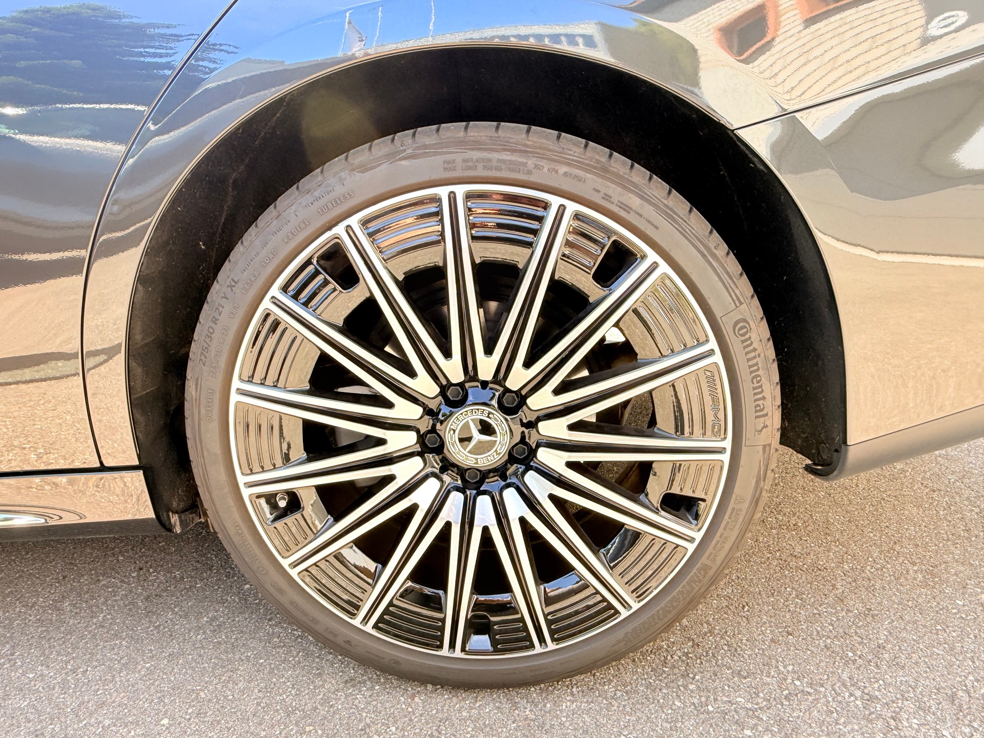 MERCEDES-BENZ E 220 d 4Matic AMG-Line 9G-Tronic-image-12