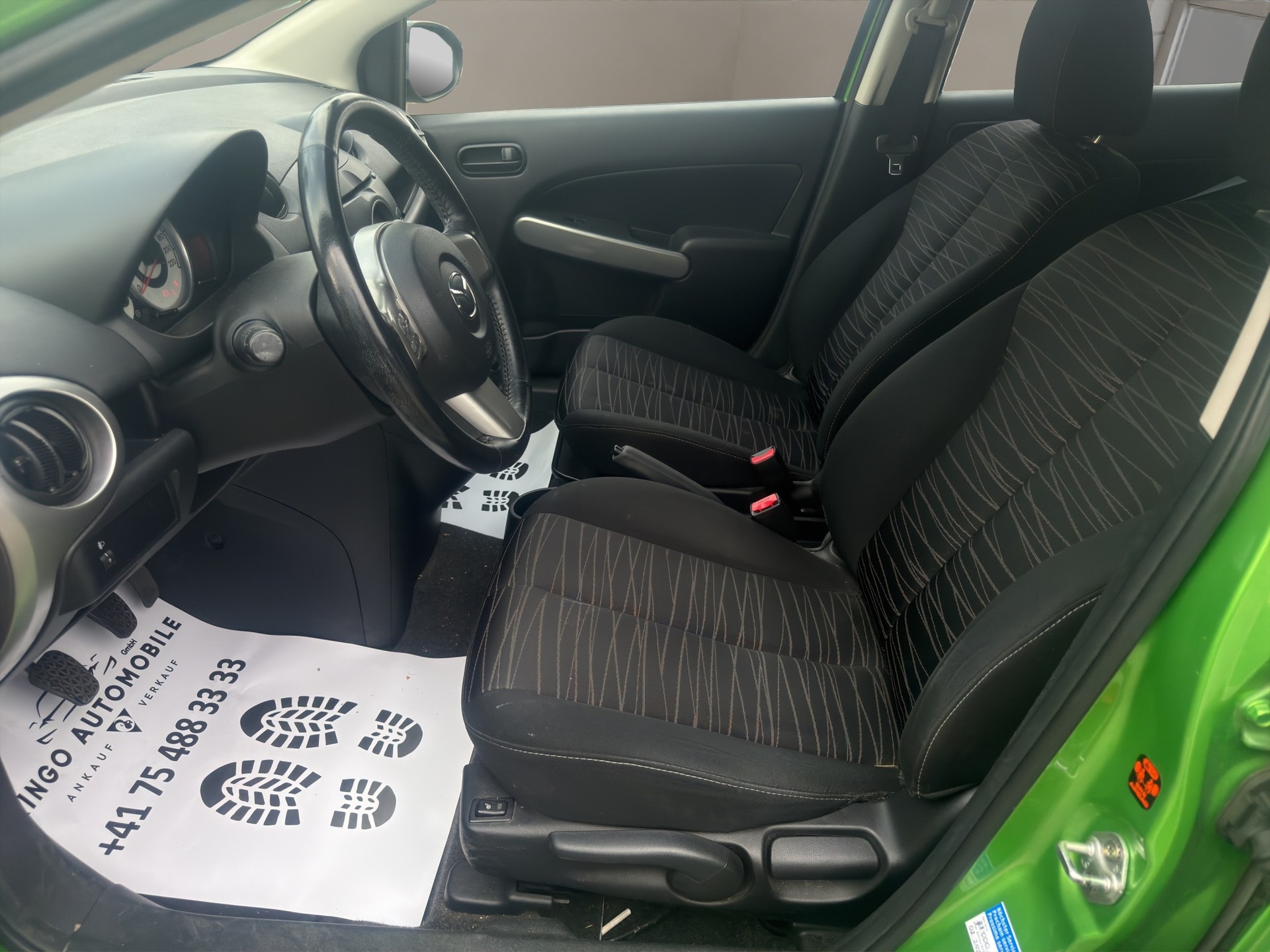 MAZDA 2 1.3i 16V Exclusive-image-8