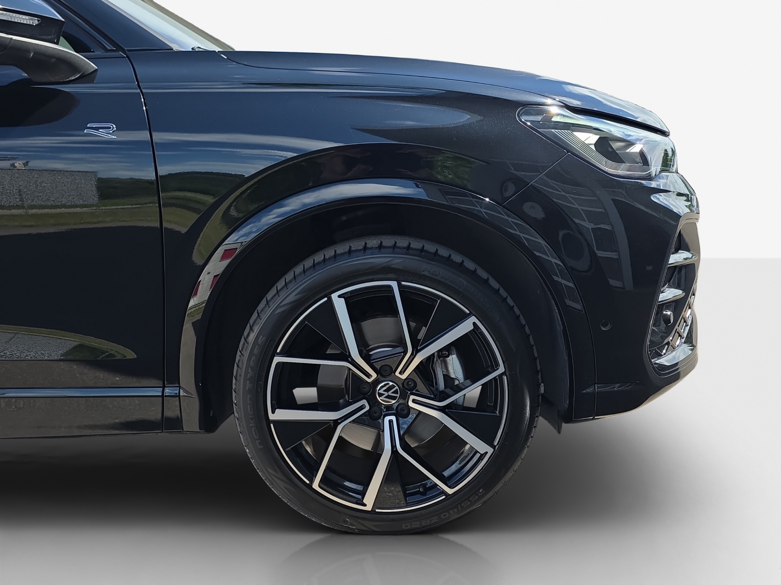 VW Tiguan 2.0 TSI DSG R-Line 4Motion-image-14
