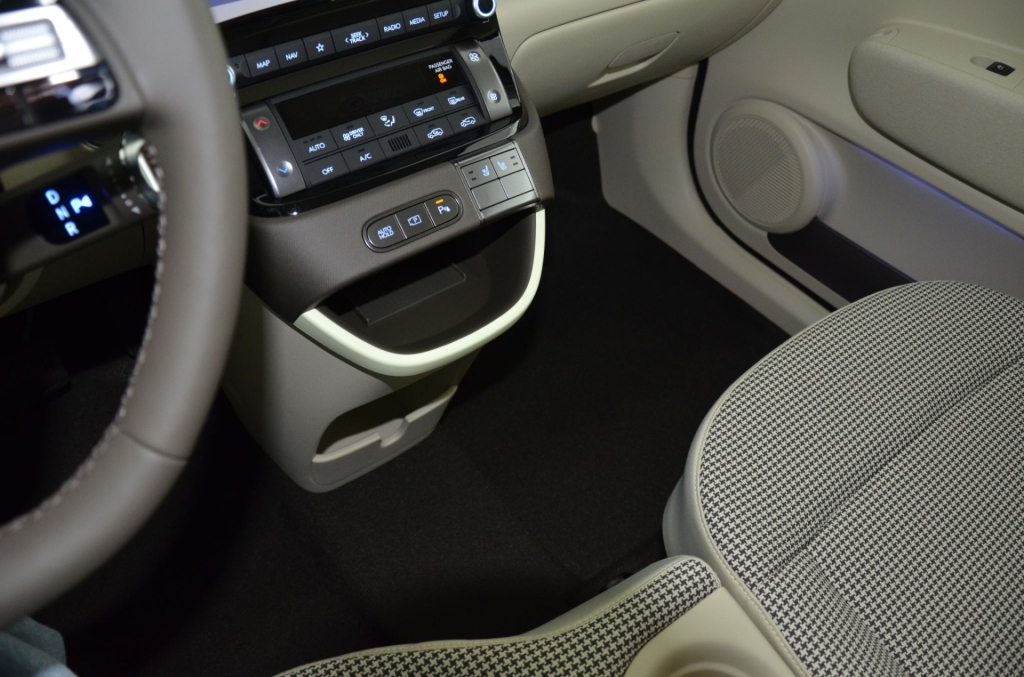 HYUNDAI Inster 49kWh Luxury-image-24