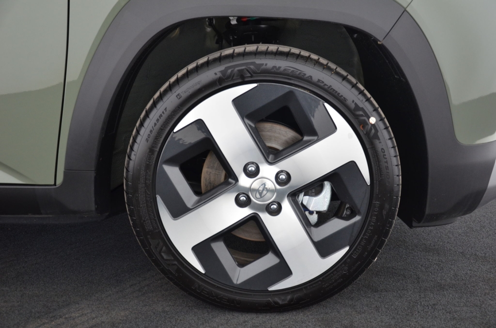 HYUNDAI Inster 49kWh Luxury-image-9