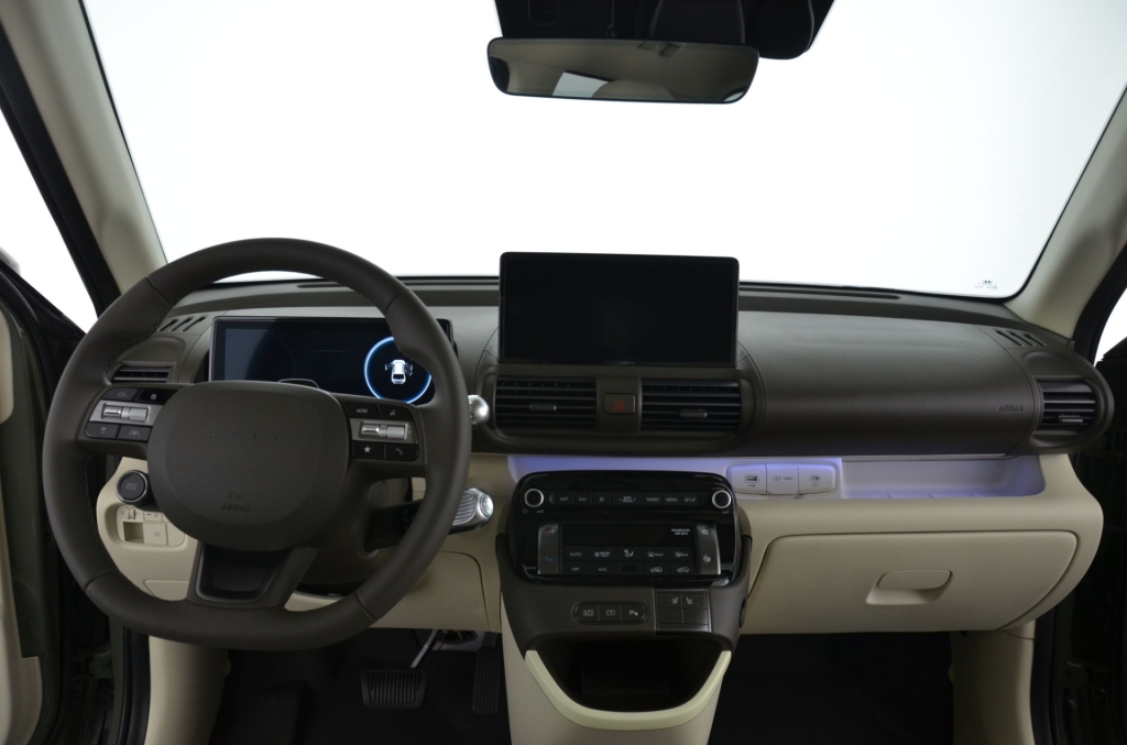 HYUNDAI Inster 49kWh Luxury-image-11