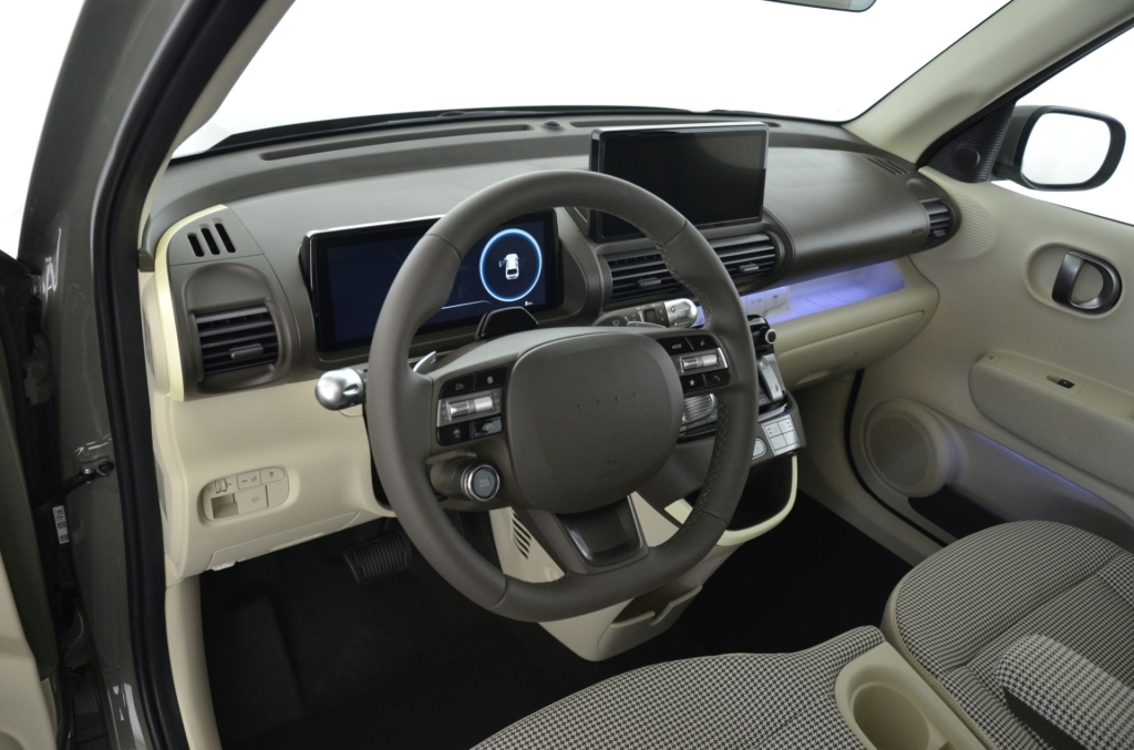 HYUNDAI Inster 49kWh Luxury-image-10