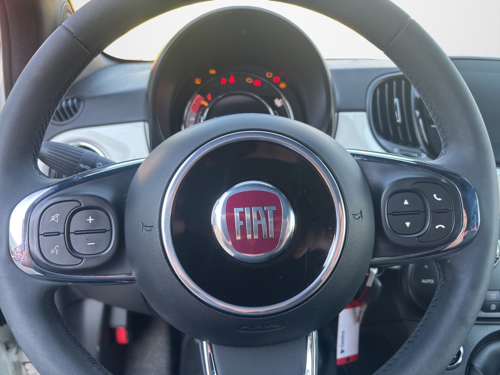 FIAT 500 1.0 N3 MildHybrid Swiss Edition-image-9