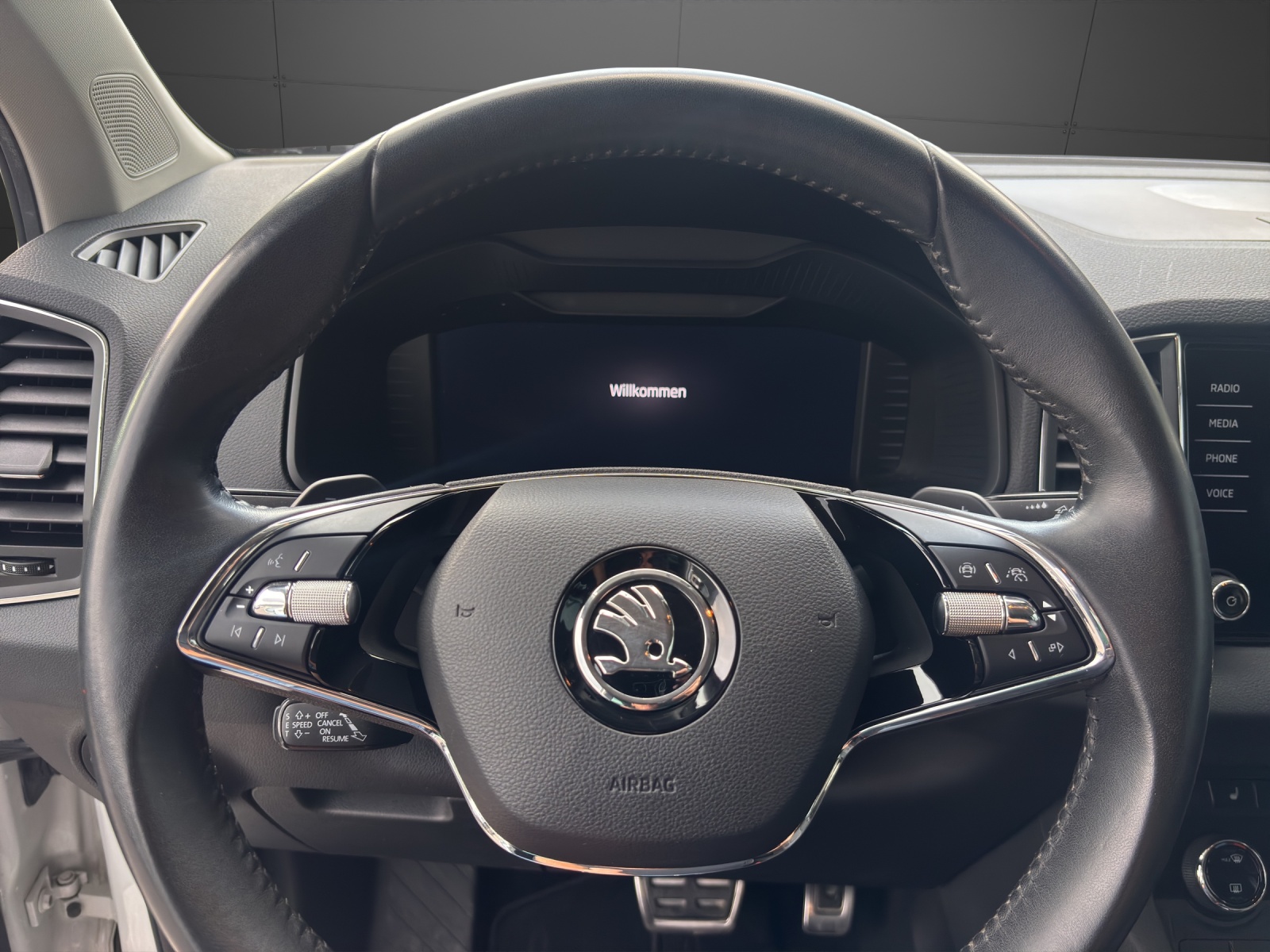 SKODA Karoq 2.0 TDI CR Clever 4x4 DSG-image-3