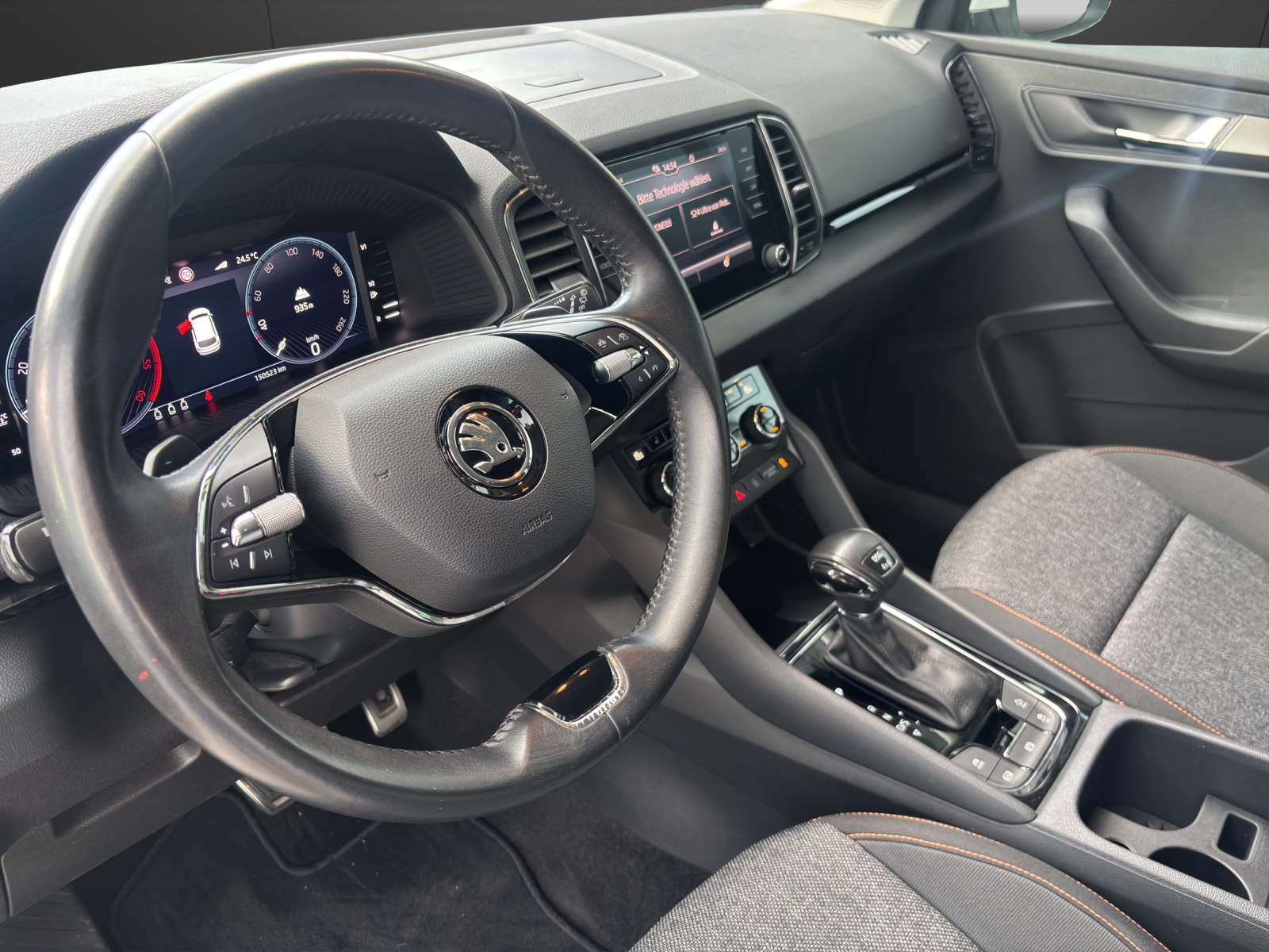 SKODA Karoq 2.0 TDI CR Clever 4x4 DSG-image-4