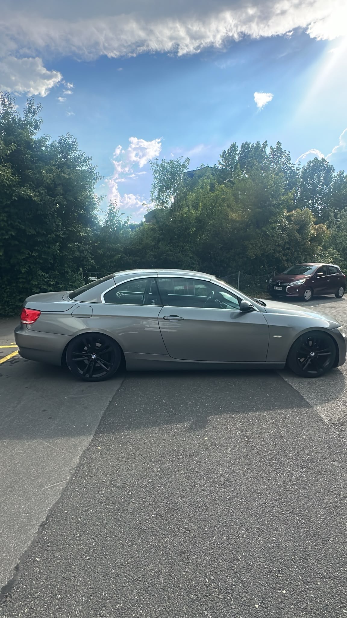 BMW 320i Cabriolet-image-5