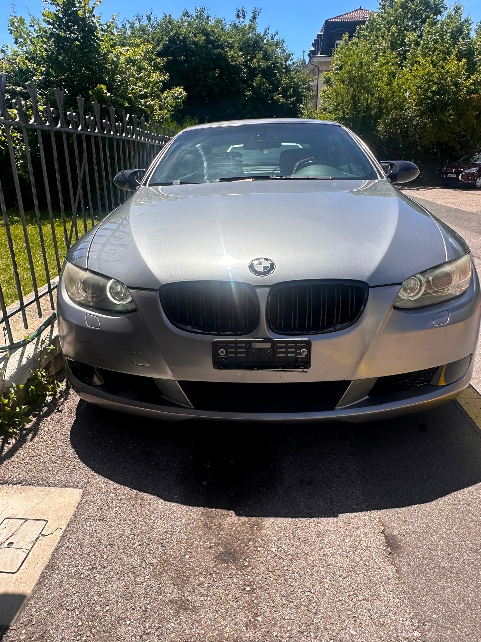 BMW 320i Cabriolet-image-3