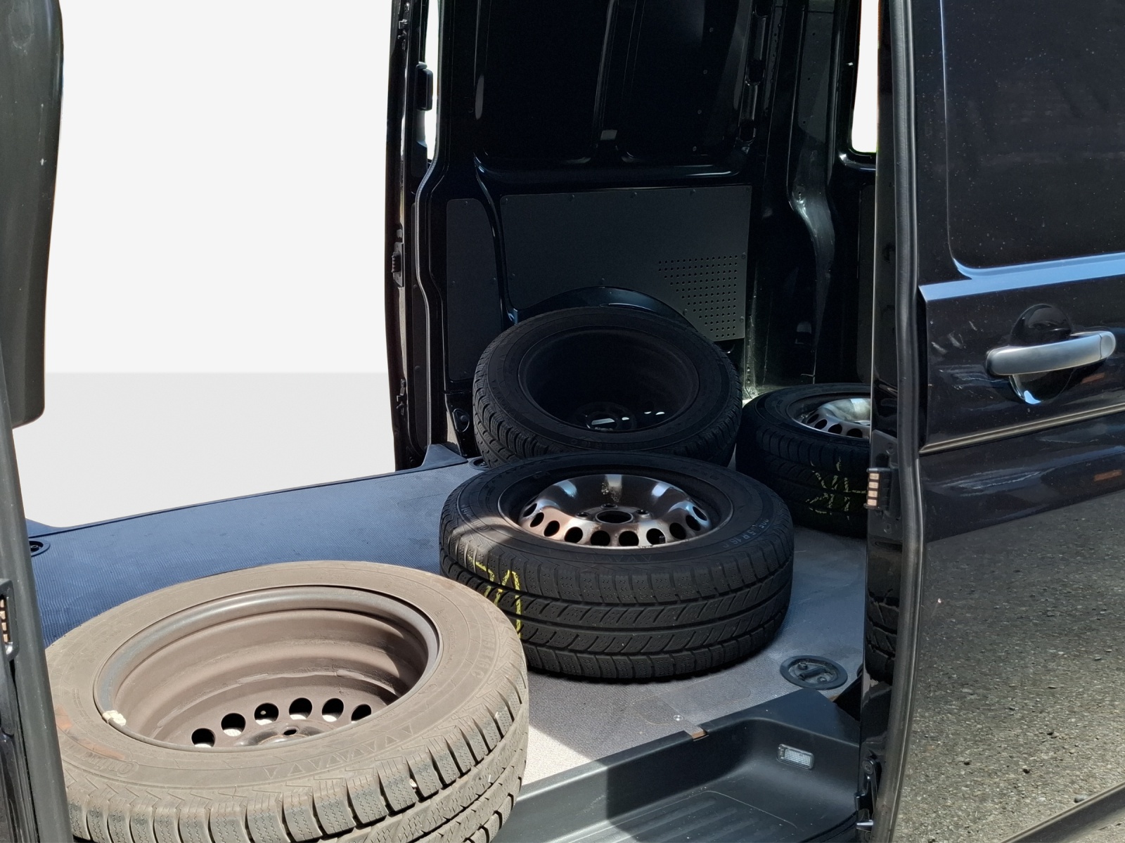 VW T6.1 2.0 TDI DSG-image-11