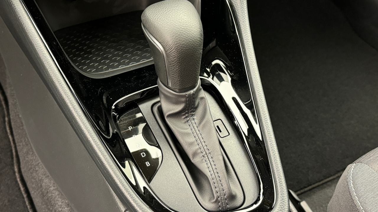 TOYOTA Yaris 1.5 Sport e-CVT-image-10