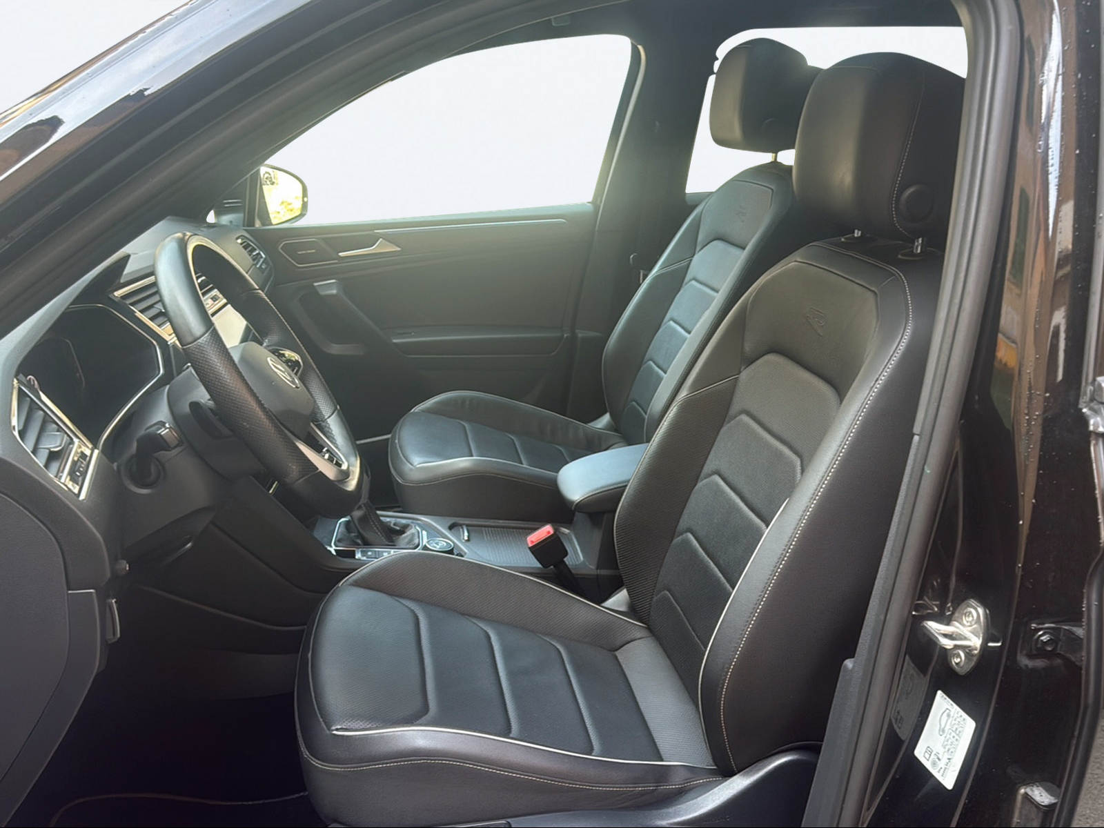 VW Tiguan Allspace 2.0 TDI SCR R-Line 4Motion DSG-image-9
