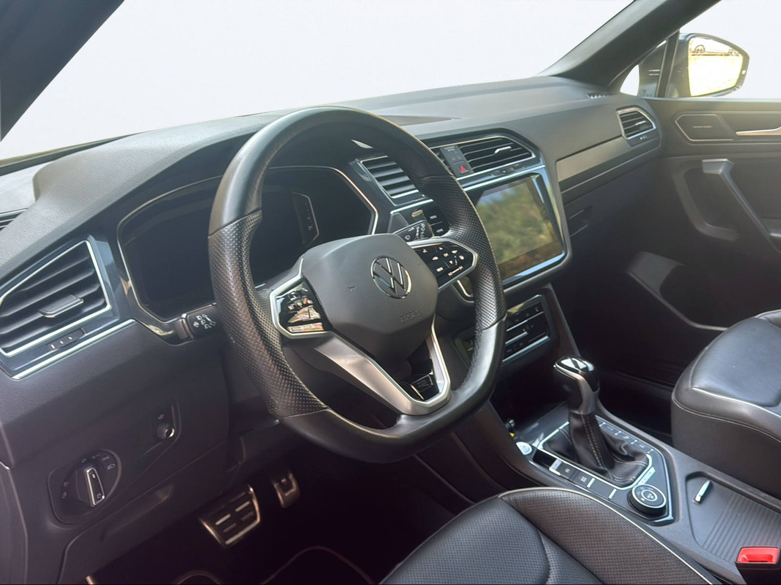 VW Tiguan Allspace 2.0 TDI SCR R-Line 4Motion DSG-image-10