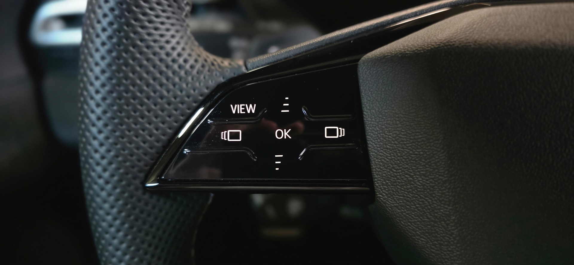 AUDI A5 Avant TFSI 150 kW S tronic *ACC*LaneAssist*Rückfahrkamera*Ambientebeleuchtung*Sitzheizung*CarPlay/AndroidAuto*-image-14