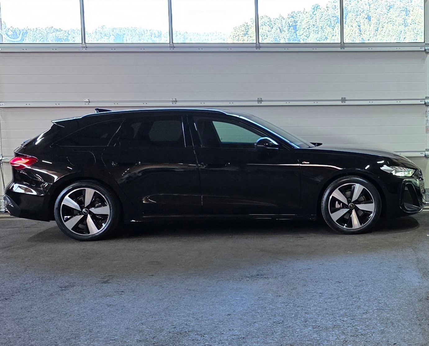 AUDI A5 Avant TFSI 150 kW S tronic *ACC*LaneAssist*Rückfahrkamera*Ambientebeleuchtung*Sitzheizung*CarPlay/AndroidAuto*-image-5