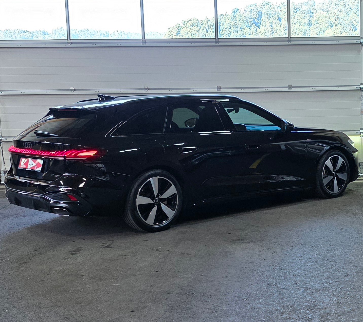 AUDI A5 Avant TFSI 150 kW S tronic *ACC*LaneAssist*Rückfahrkamera*Ambientebeleuchtung*Sitzheizung*CarPlay/AndroidAuto*-image-4