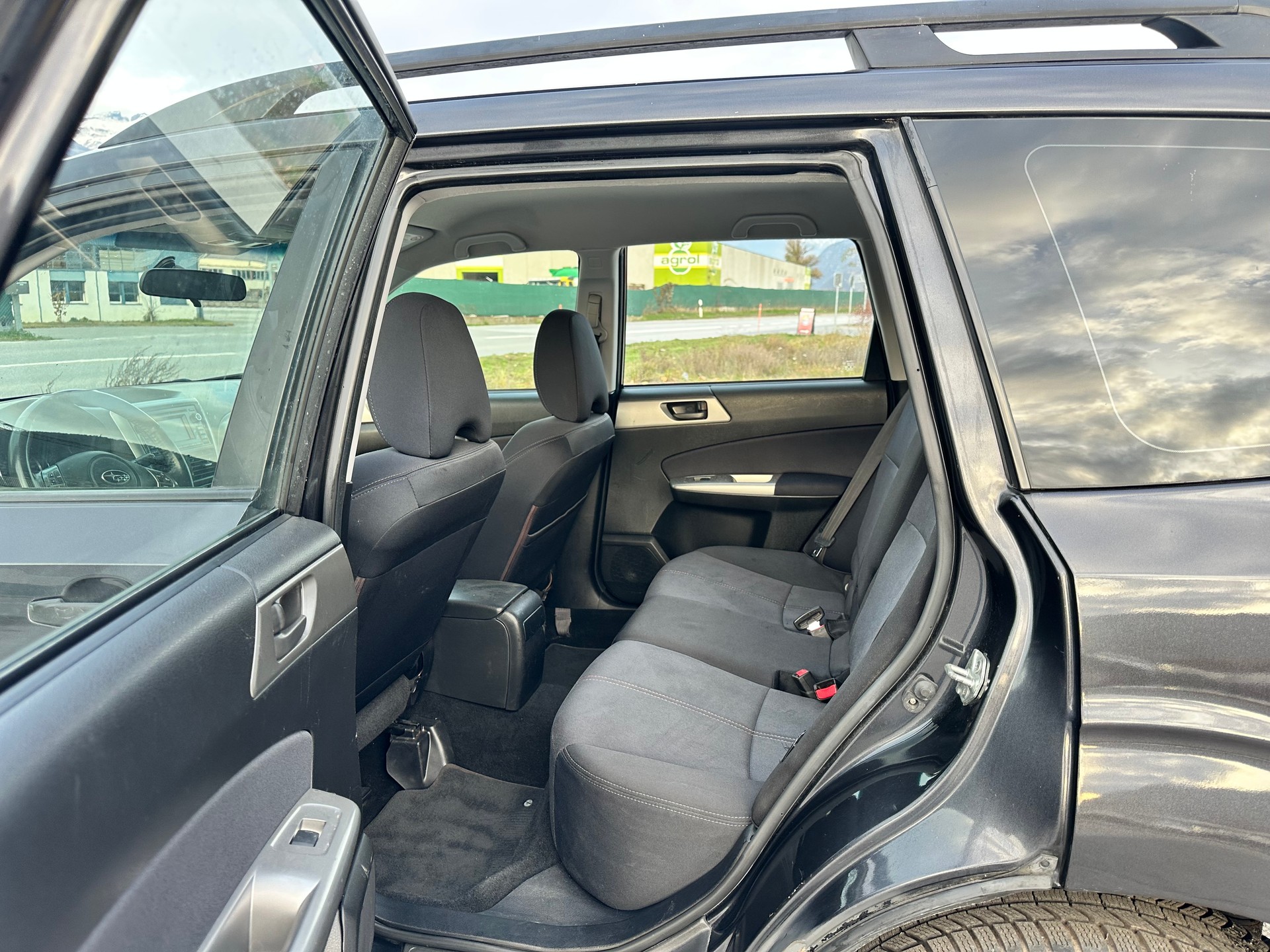 SUBARU Forester 2.0X Swiss-image-13