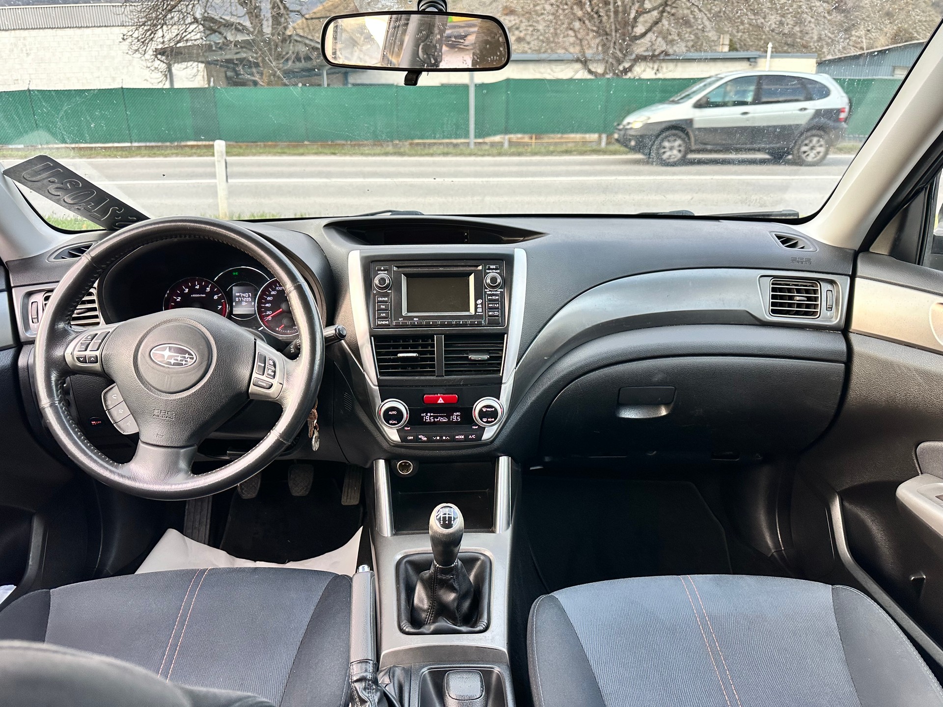 SUBARU Forester 2.0X Swiss-image-10