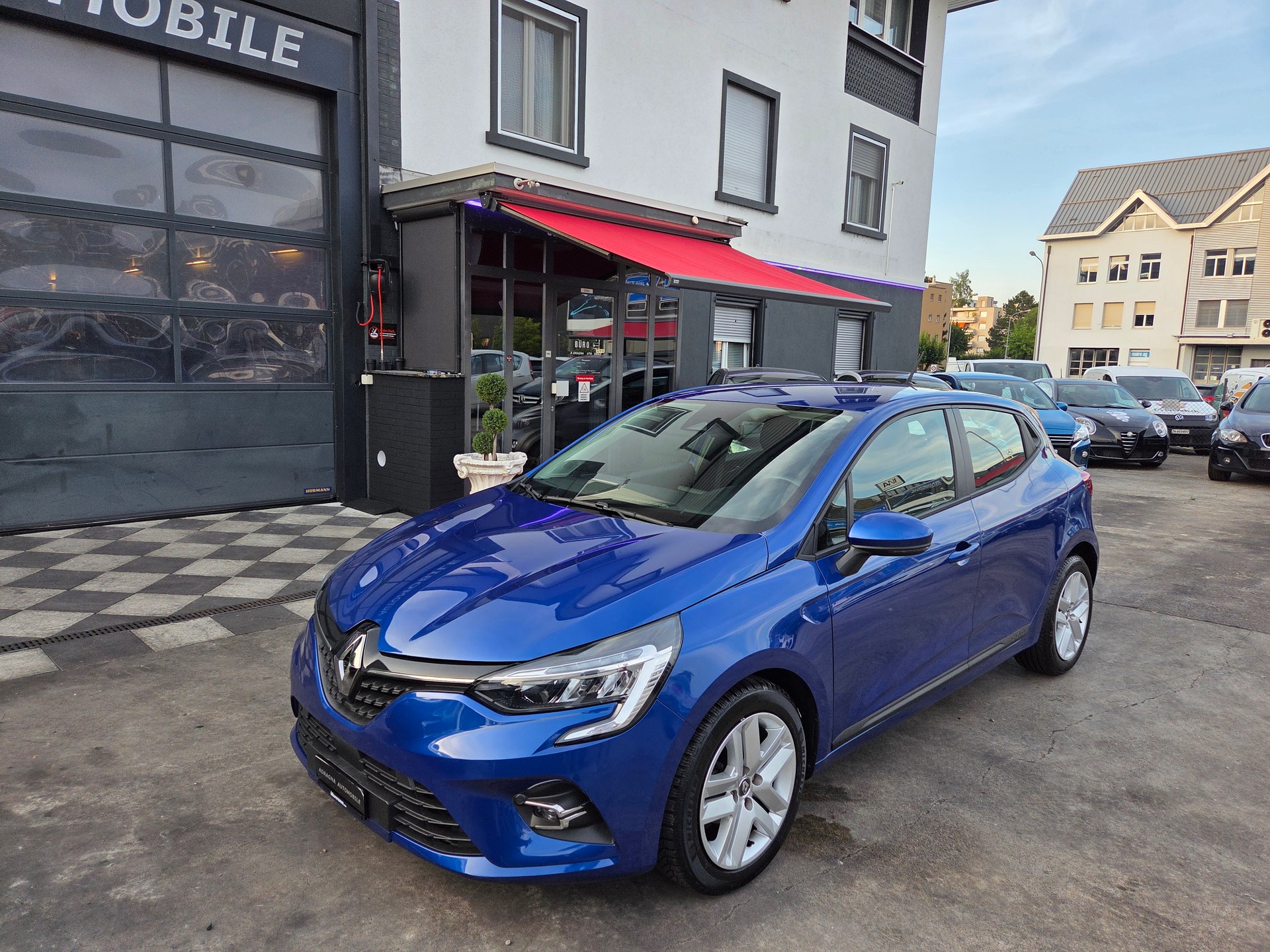 RENAULT Clio 1.0 Intens CVT-image-2