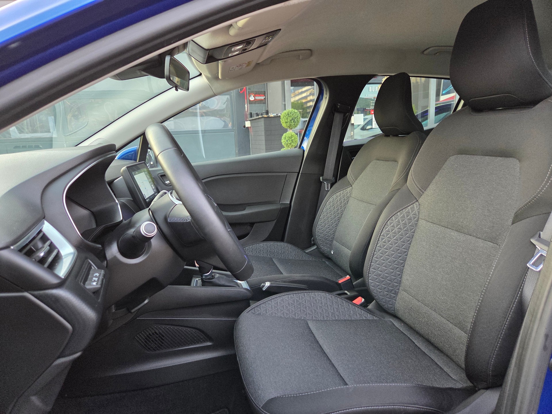 RENAULT Clio 1.0 Intens CVT-image-12