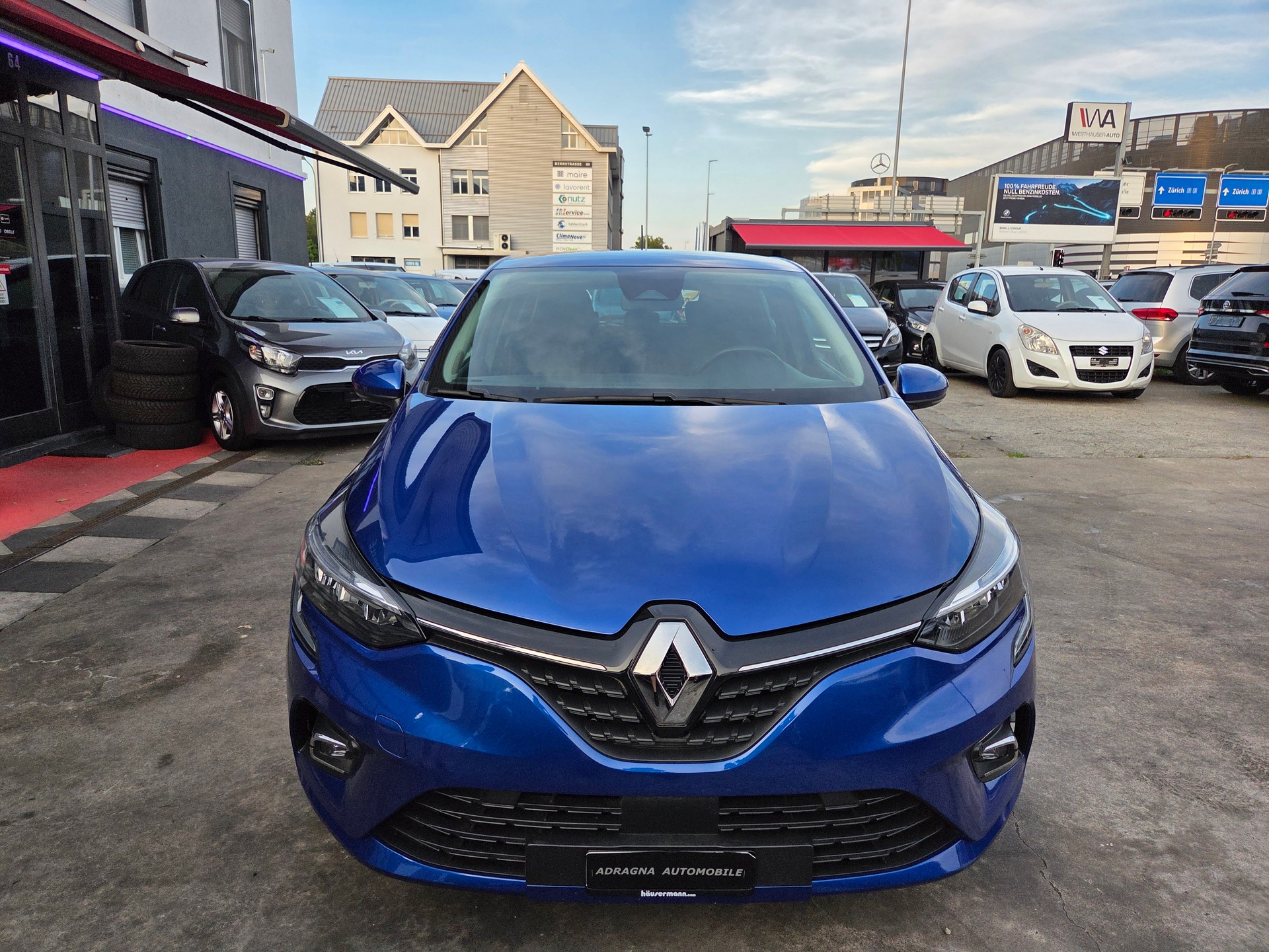 RENAULT Clio 1.0 Intens CVT-image-9