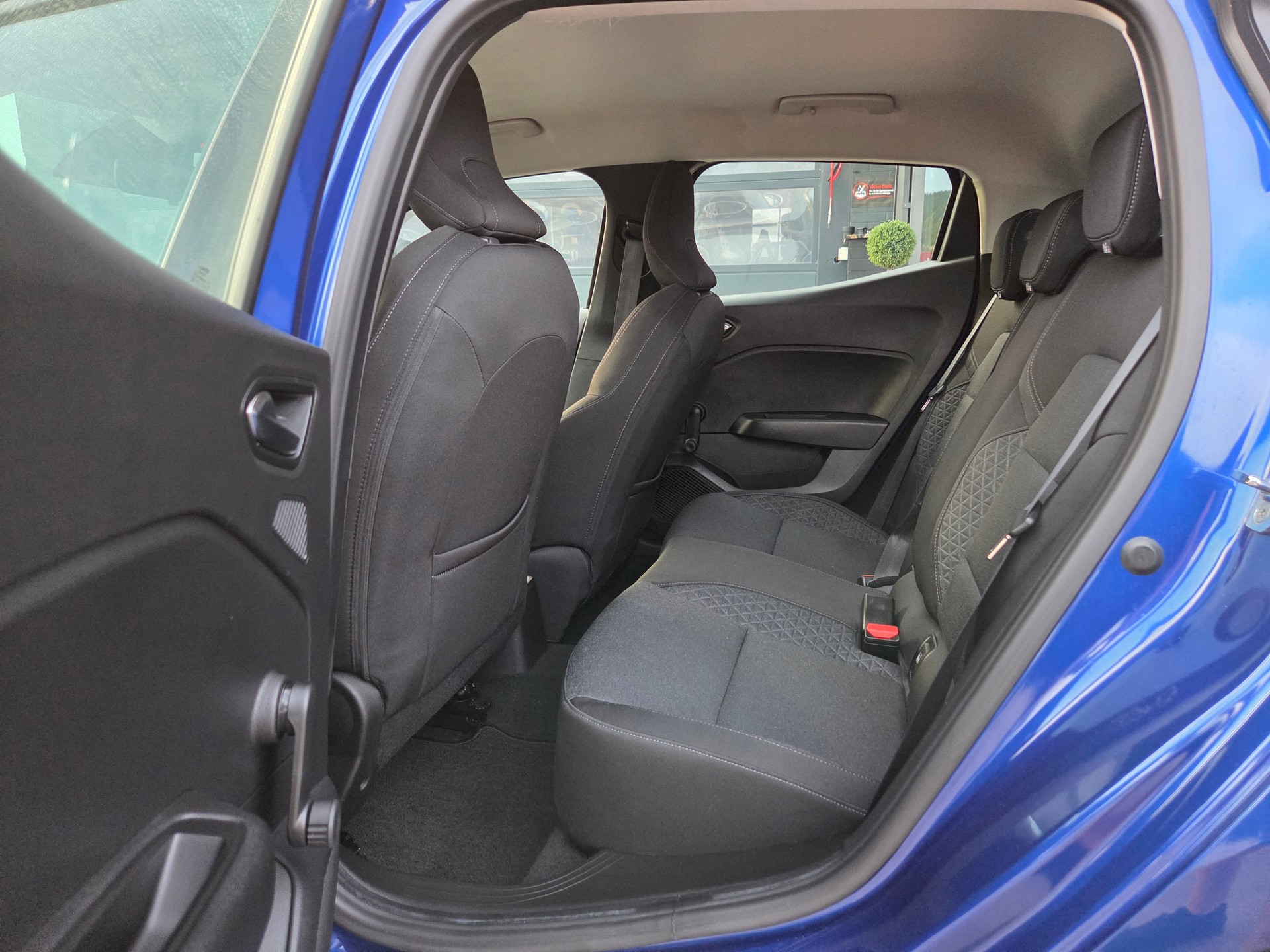 RENAULT Clio 1.0 Intens CVT-image-13