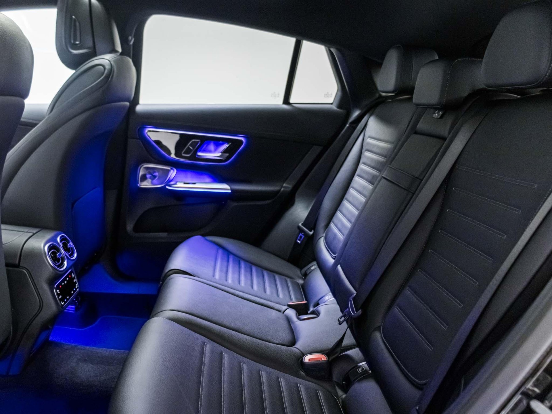 MERCEDES-BENZ GLC 300 4MATIC Coupé-image-7