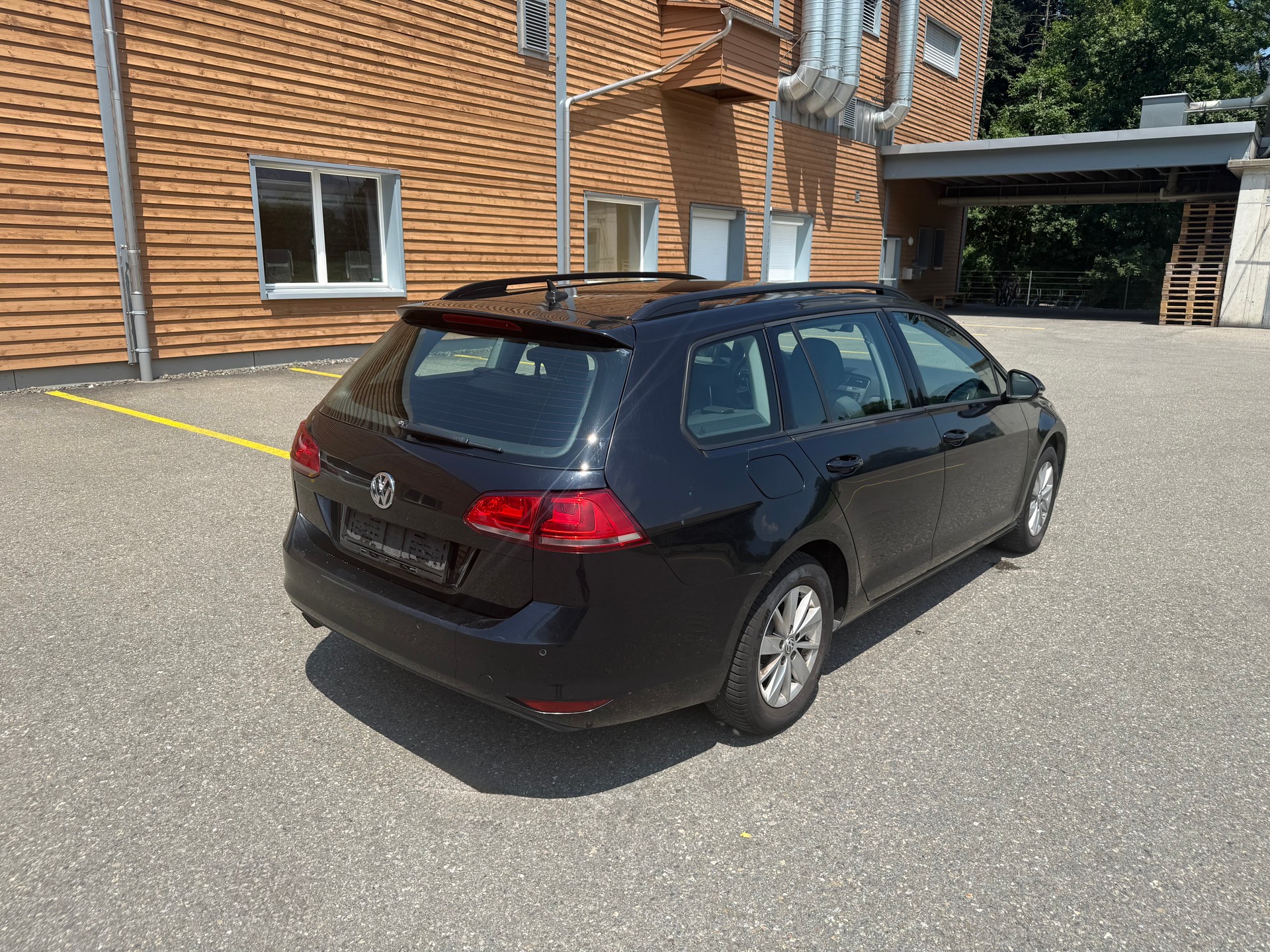 VW Golf Variant 1.6 TDI Comfortline DSG-image-2