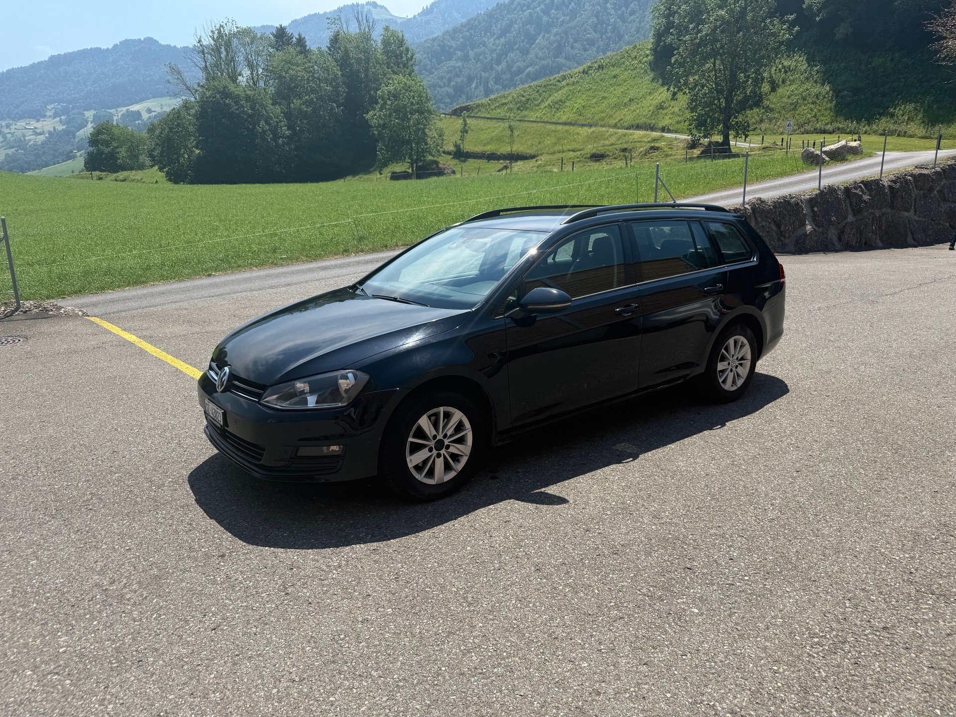 VW Golf Variant 1.6 TDI Comfortline DSG-image-0