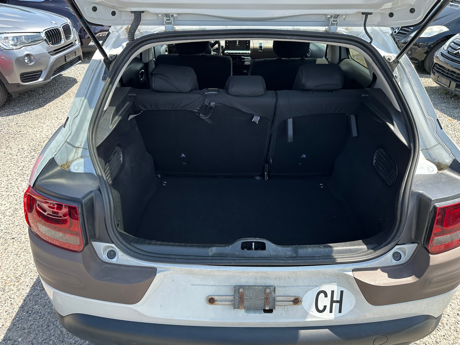 CITROEN C4 Cactus 1.6 BlueHDi Shine Edition-image-10
