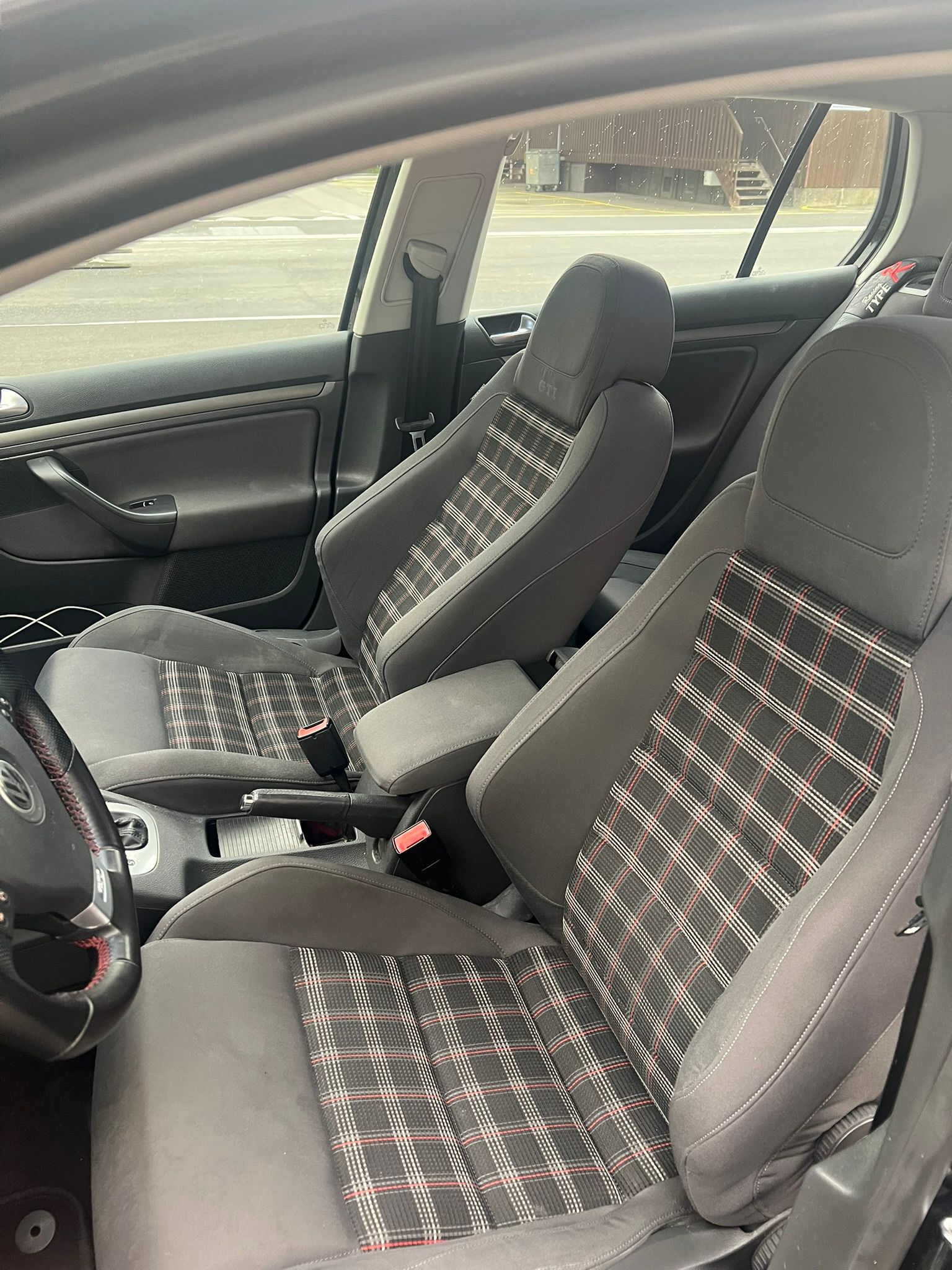 VW GOLF-image-5
