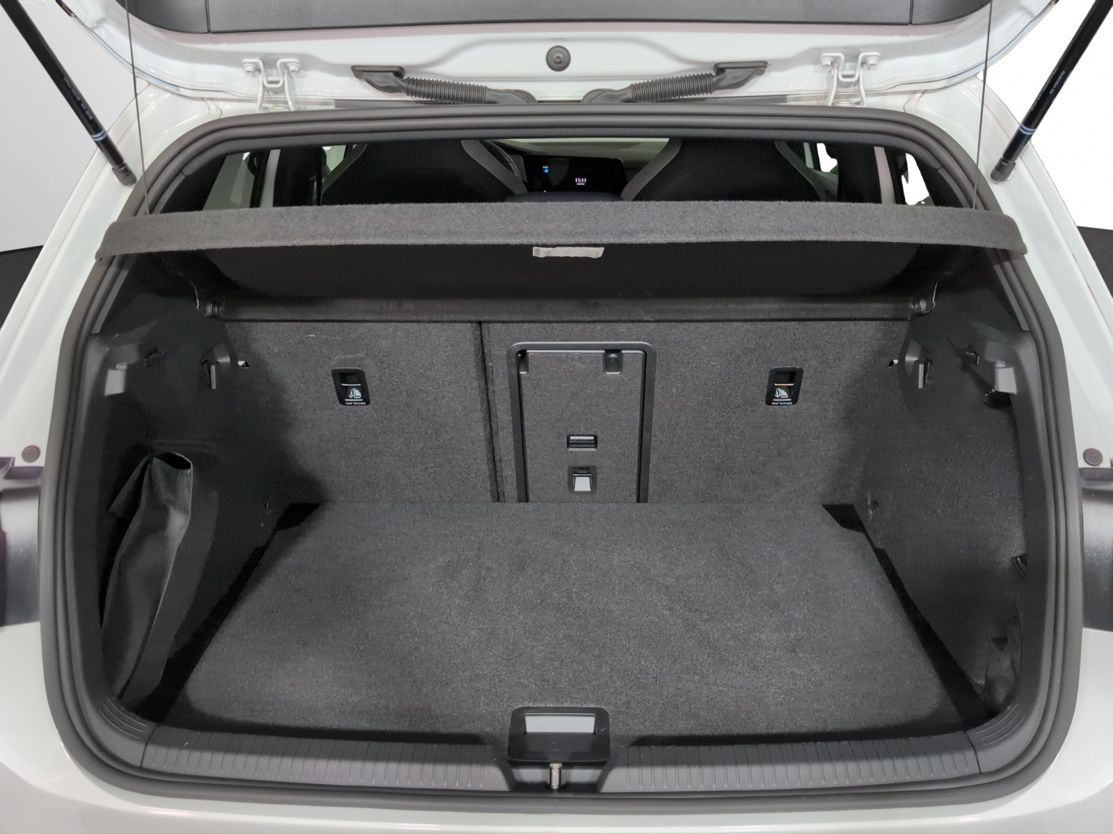 VW Golf 1.5 eTSI mHEV ACT R-Line 75 Edition DSG-image-14