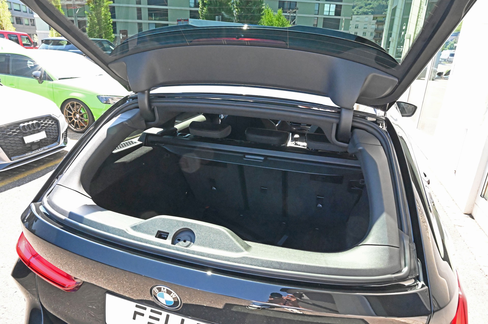 BMW M3 Touring xDrive Competition M-image-27
