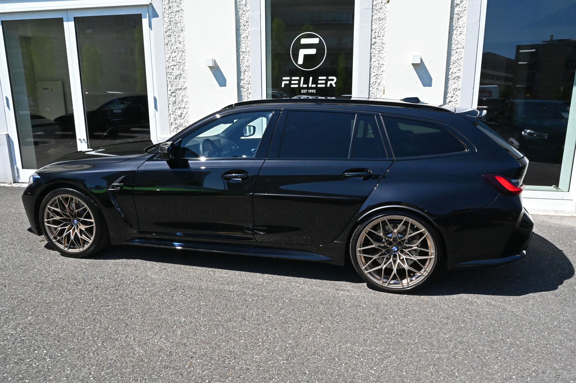 BMW M3 Touring xDrive Competition M-image-10