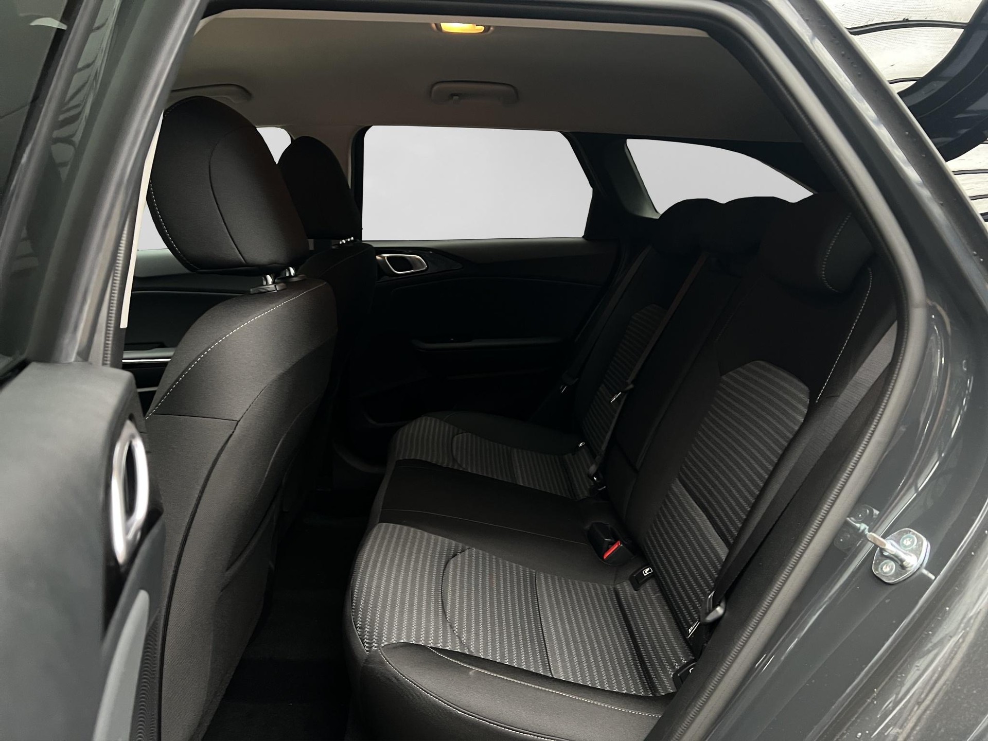 KIA Ceed SW 1.5 T-GDi MHEV Power-image-5