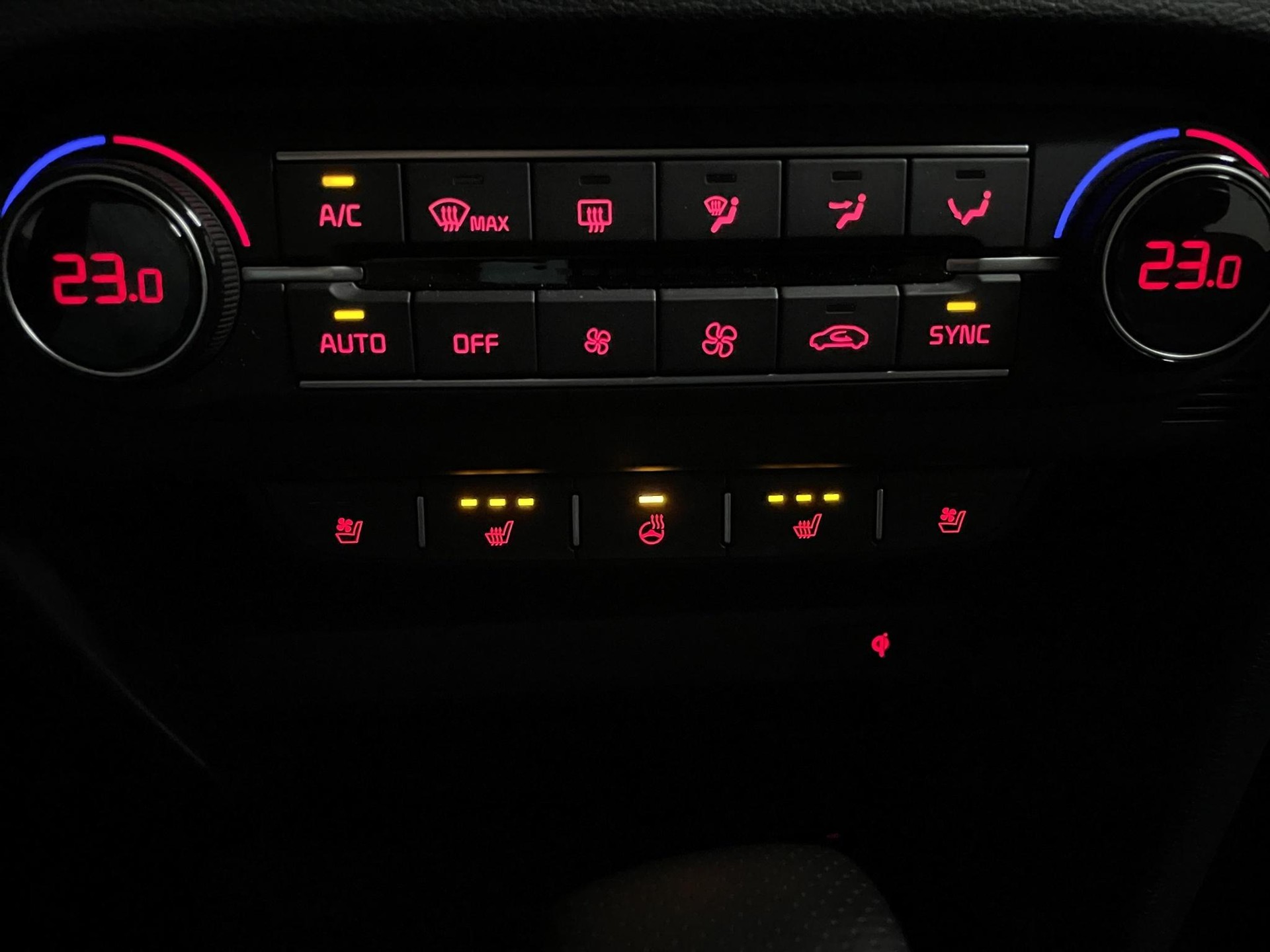 KIA Ceed SW 1.5 T-GDi MHEV GT-Line-image-12