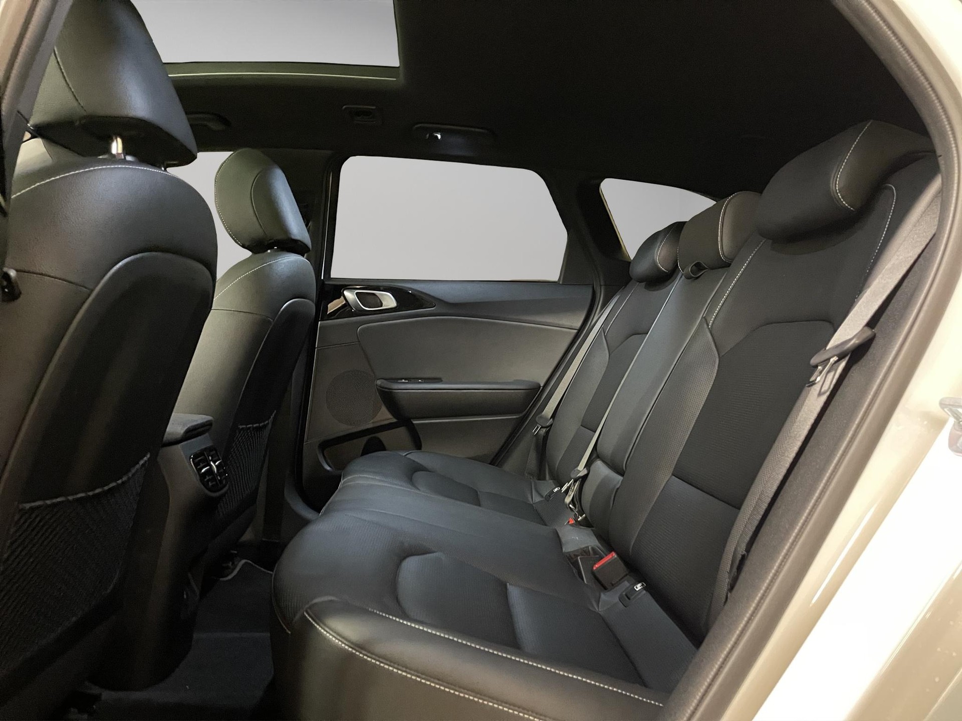KIA Ceed SW 1.5 T-GDi MHEV GT-Line-image-7