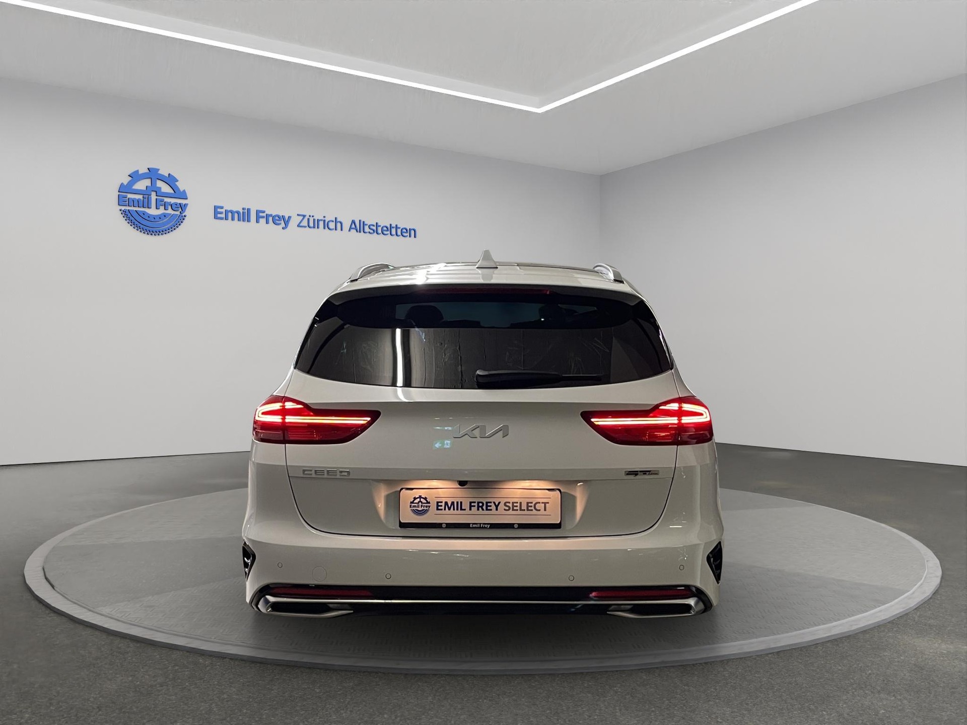 KIA Ceed SW 1.5 T-GDi MHEV GT-Line-image-4