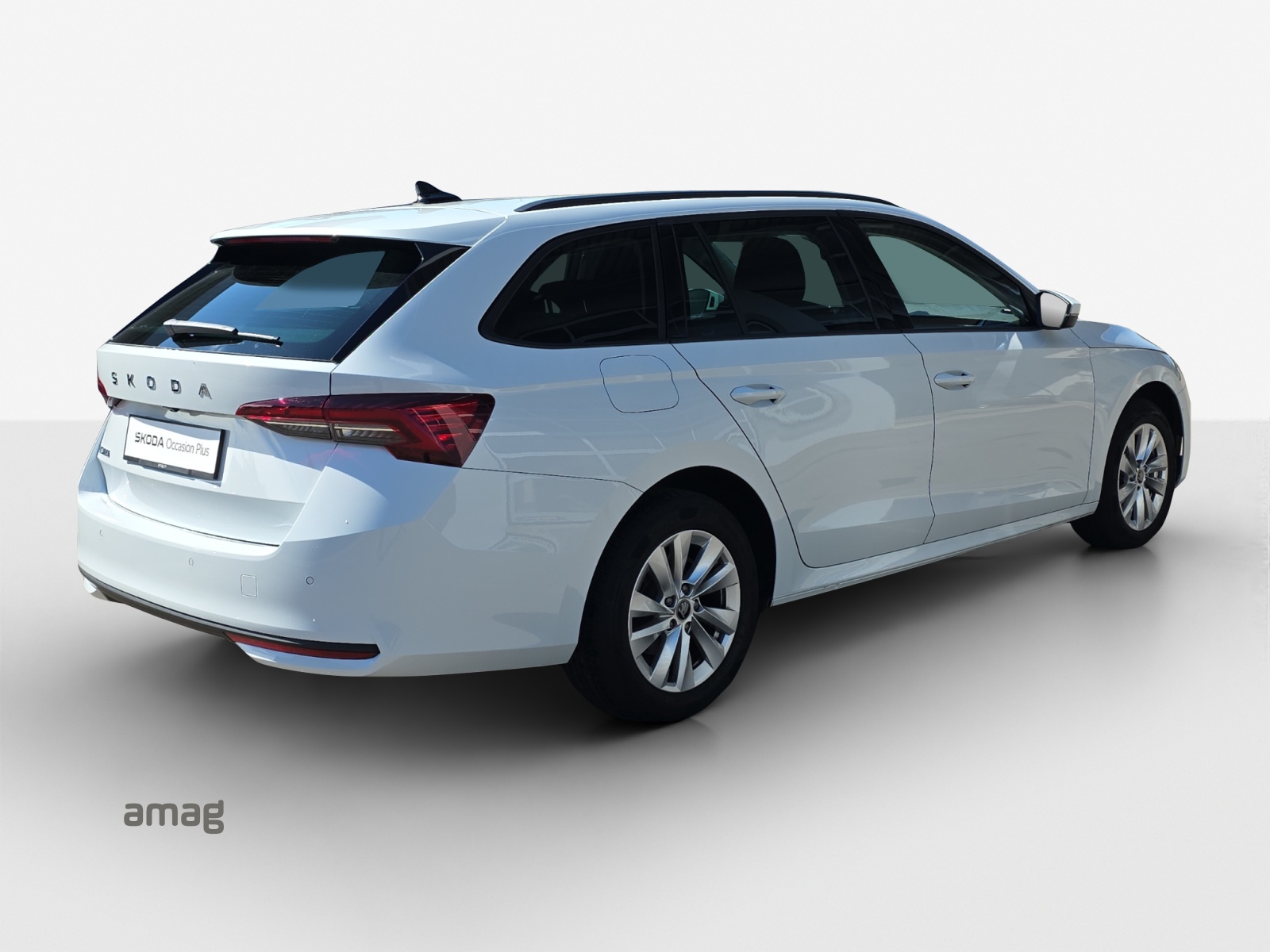 SKODA Octavia Combi 2.0 TDI DSG Selection-image-4
