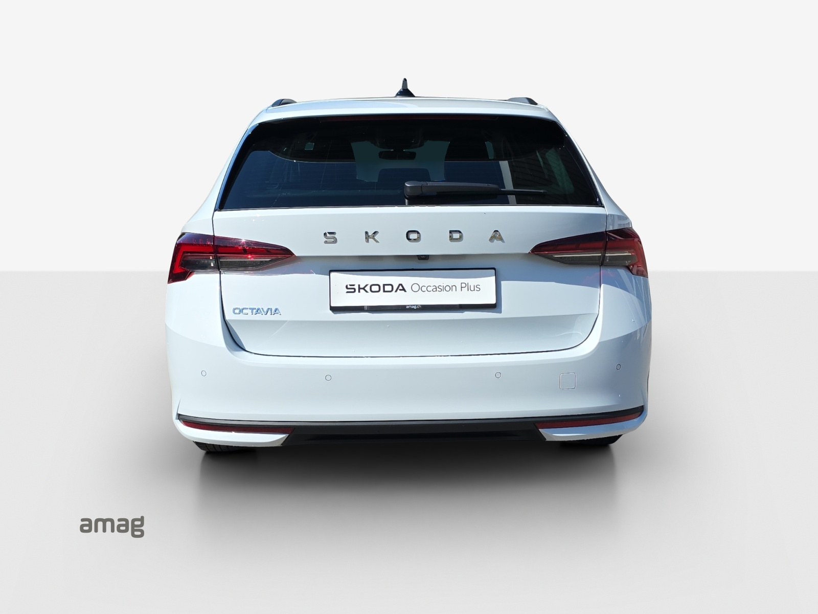 SKODA Octavia Combi 2.0 TDI DSG Selection-image-3