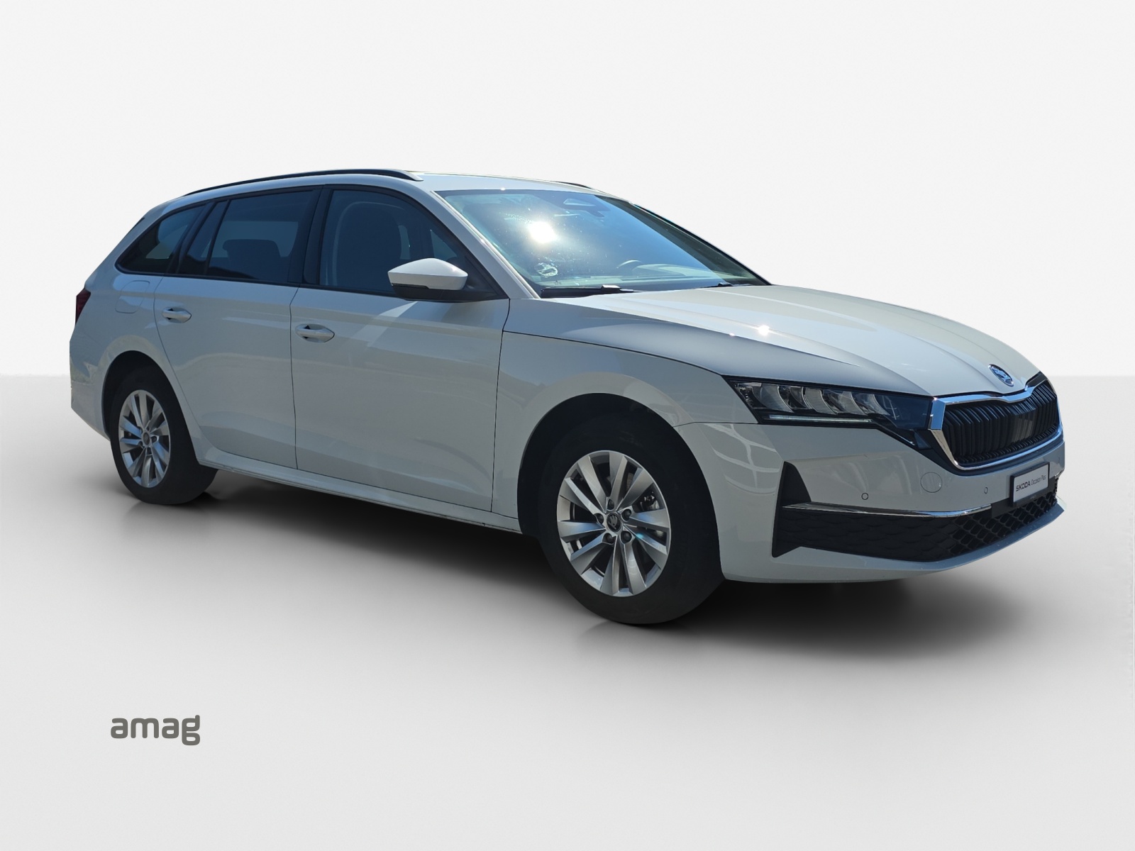 SKODA Octavia Combi 2.0 TDI DSG Selection-image-5