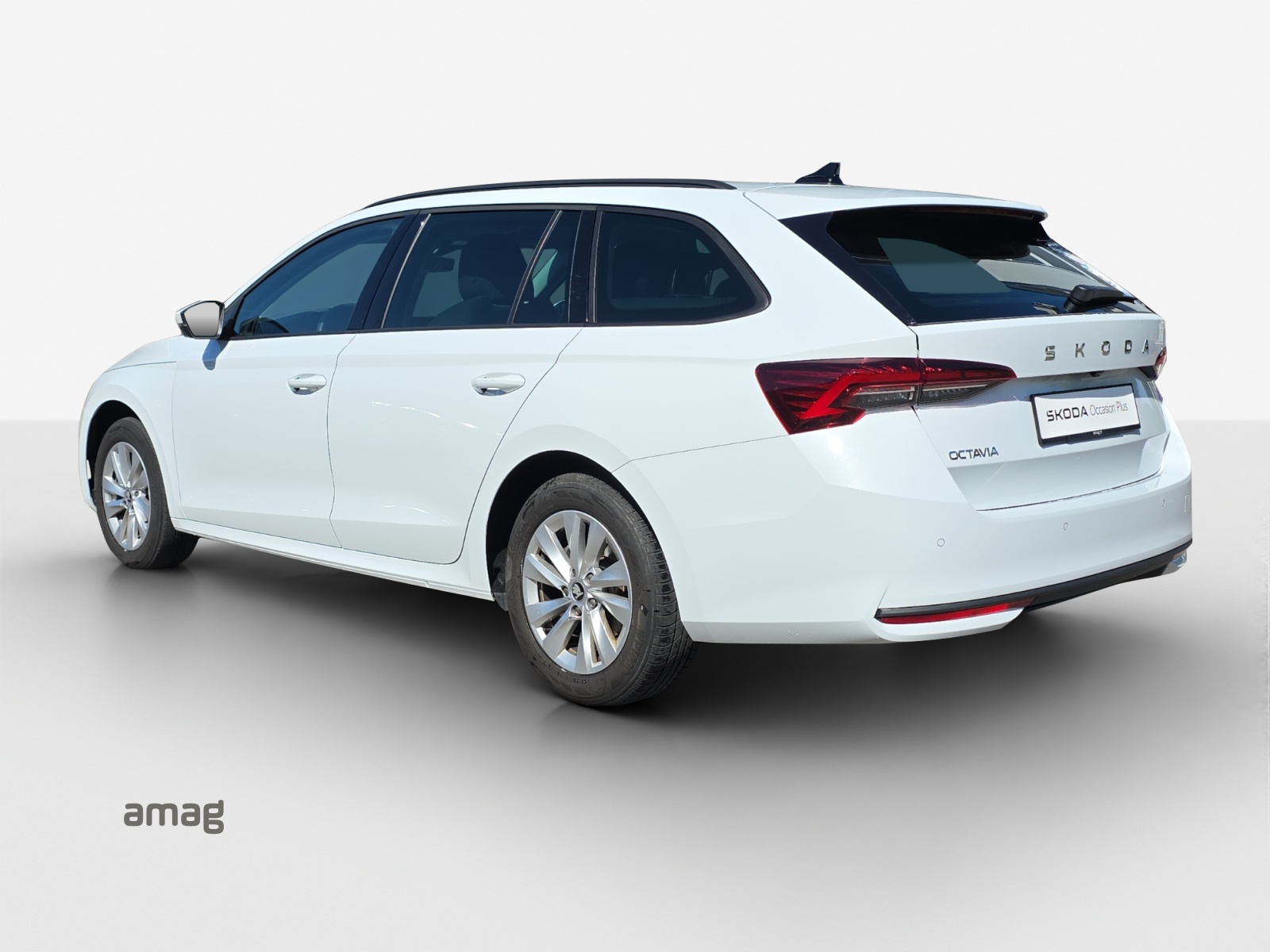 SKODA Octavia Combi 2.0 TDI DSG Selection-image-2