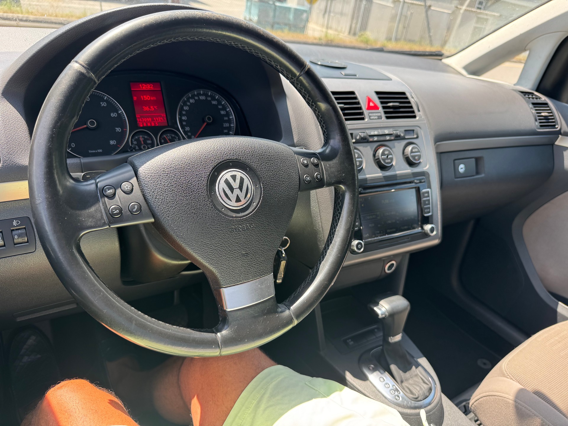 VW Touran 1.4 TSI Trendline DSG-image-25