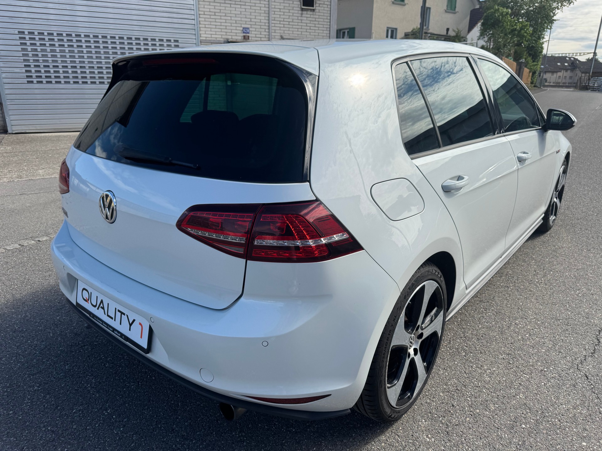 VW Golf 2.0 TSI GTI Performance-image-4