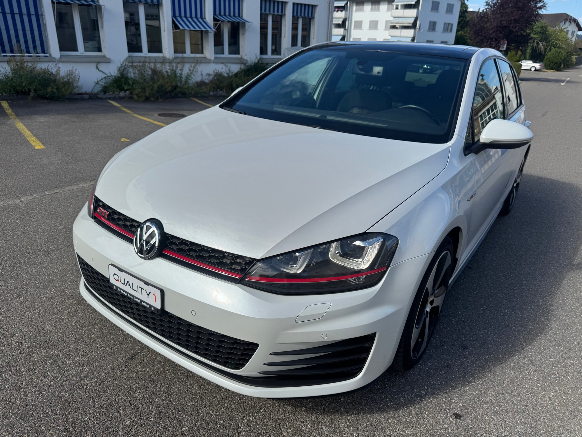 VW Golf 2.0 TSI GTI Performance-image-0