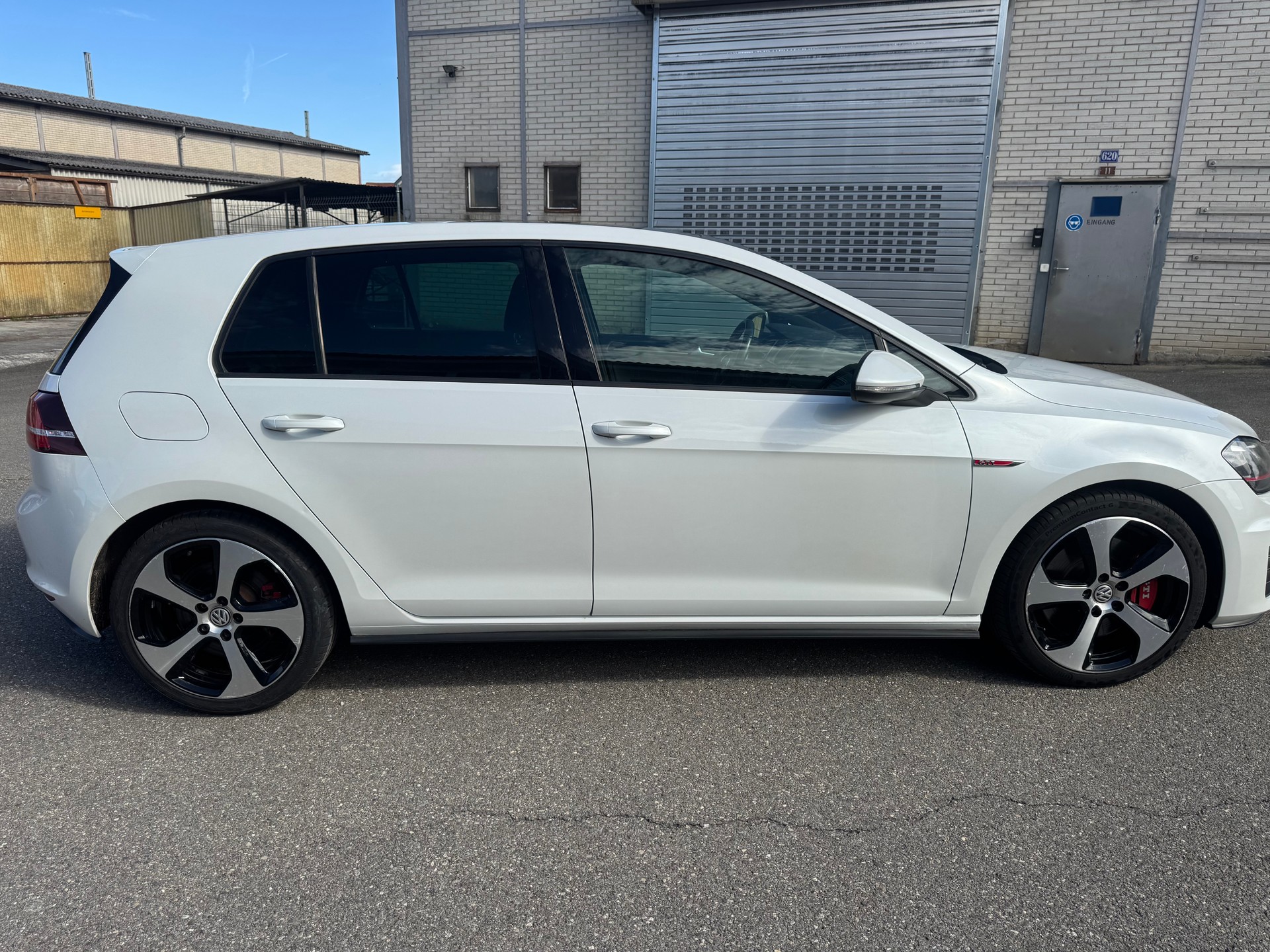 VW Golf 2.0 TSI GTI Performance-image-3