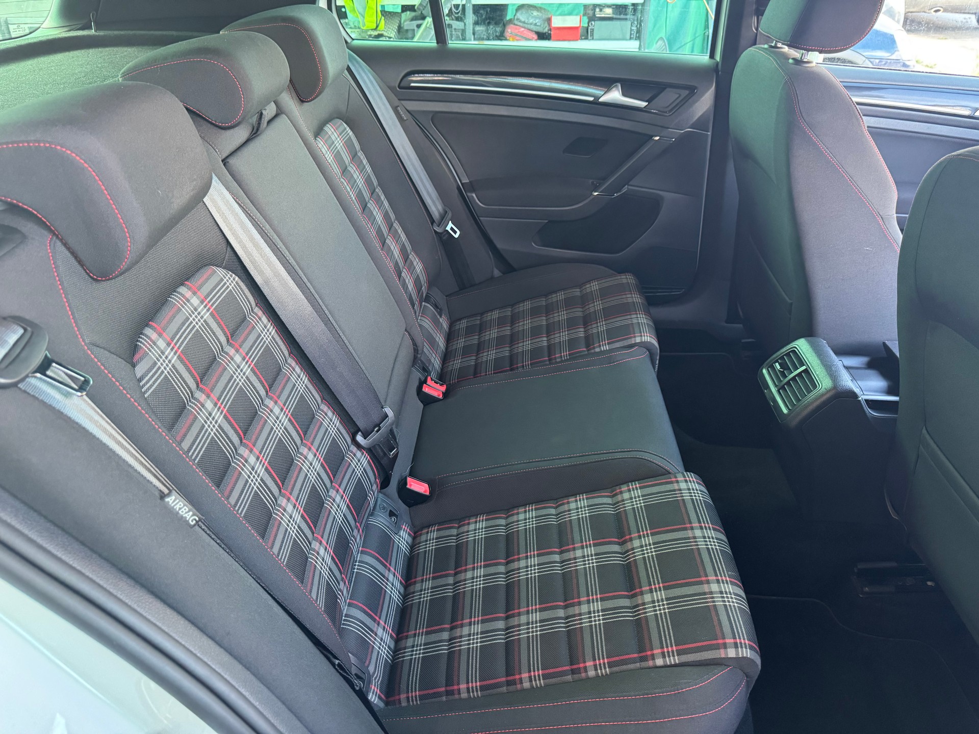 VW Golf 2.0 TSI GTI Performance-image-11