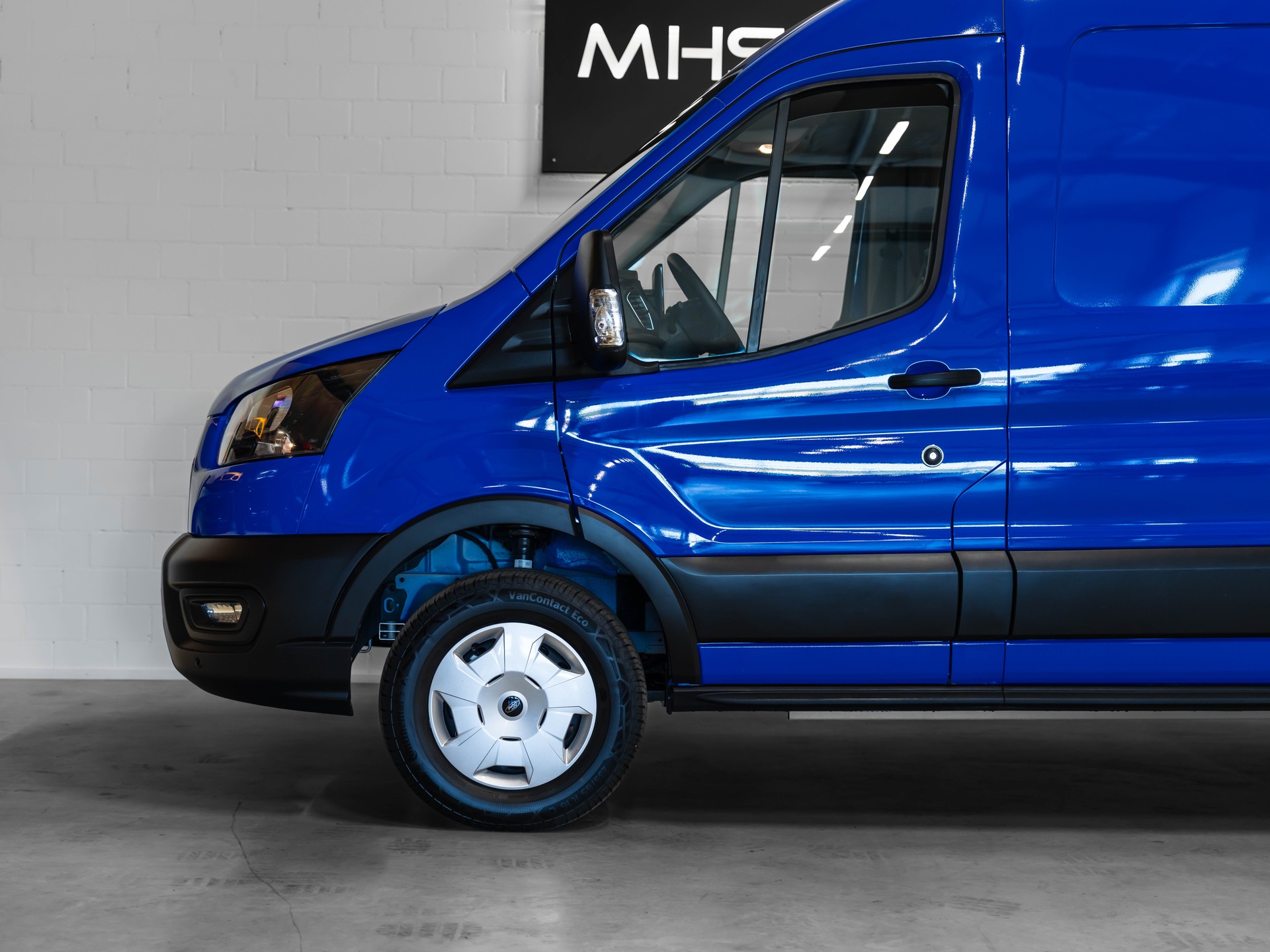 FORD E-Transit Van 350 L2 Basis RWD 68kWh-image-23