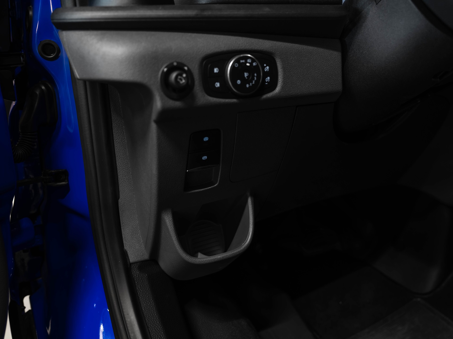 FORD E-Transit Van 350 L2 Basis RWD 68kWh-image-35
