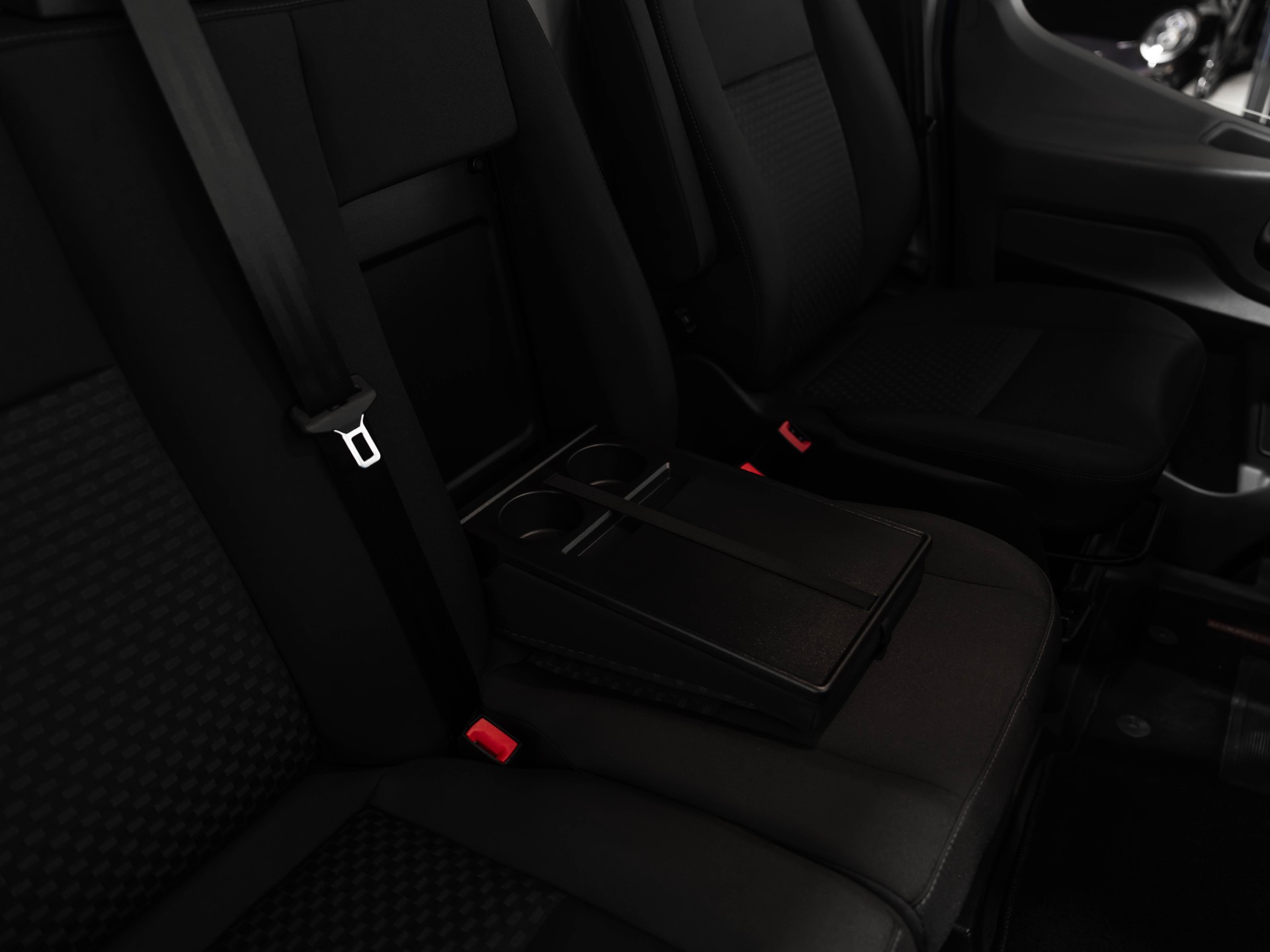 FORD E-Transit Van 350 L2 Basis RWD 68kWh-image-32