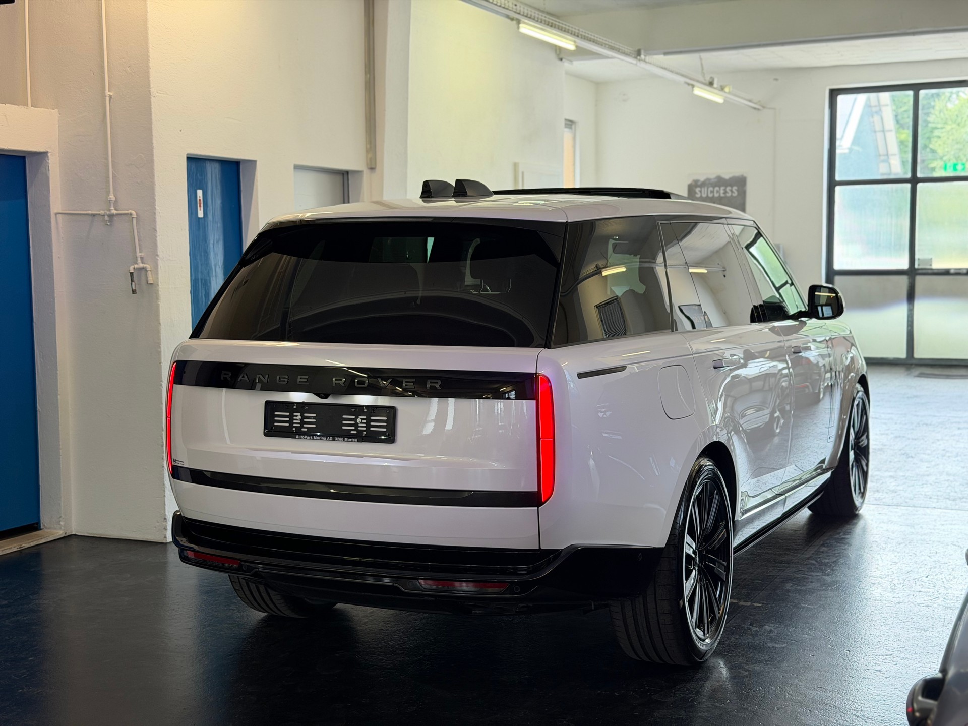LAND ROVER Range Rover LWB SV P530 4.4 V8 Autobiography Automatic-image-10